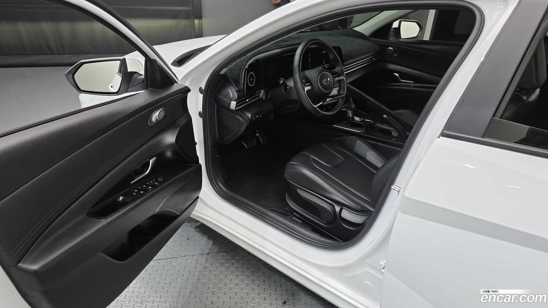 AVANTE Hyundai 2020.5-INNER-010