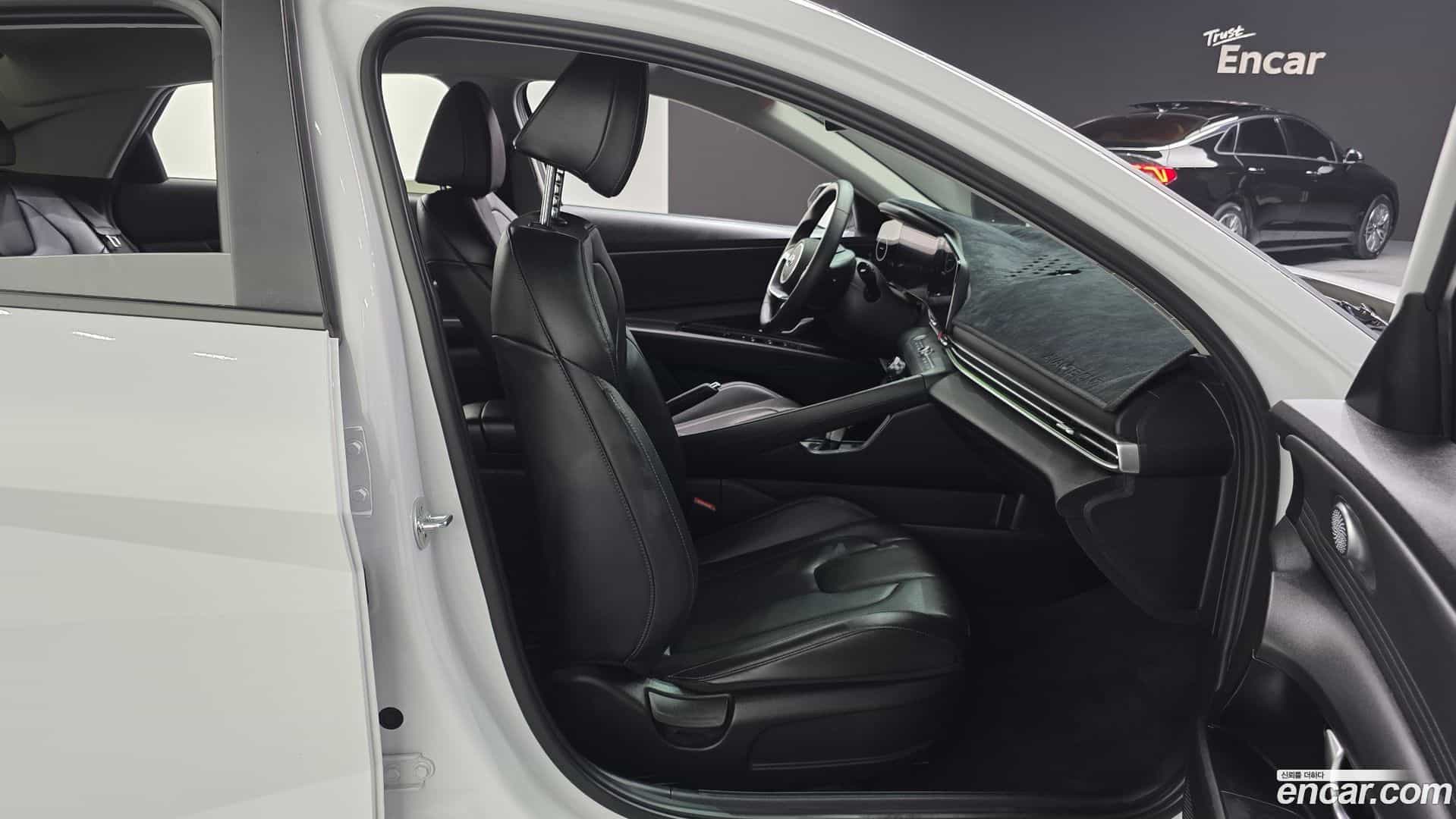 AVANTE Hyundai 2020.5-OPTION-015