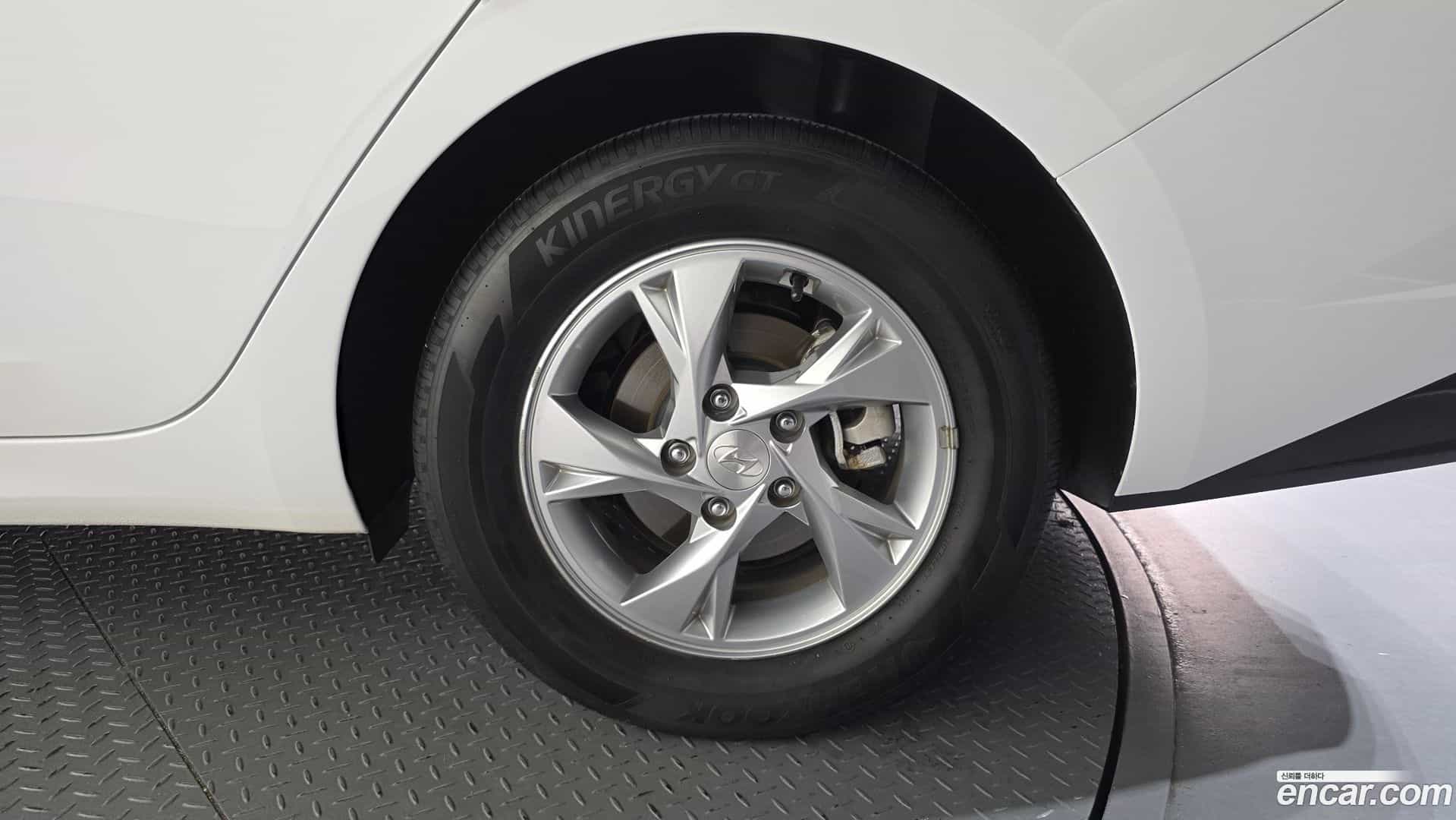AVANTE Hyundai 2020.5-OUTER-031