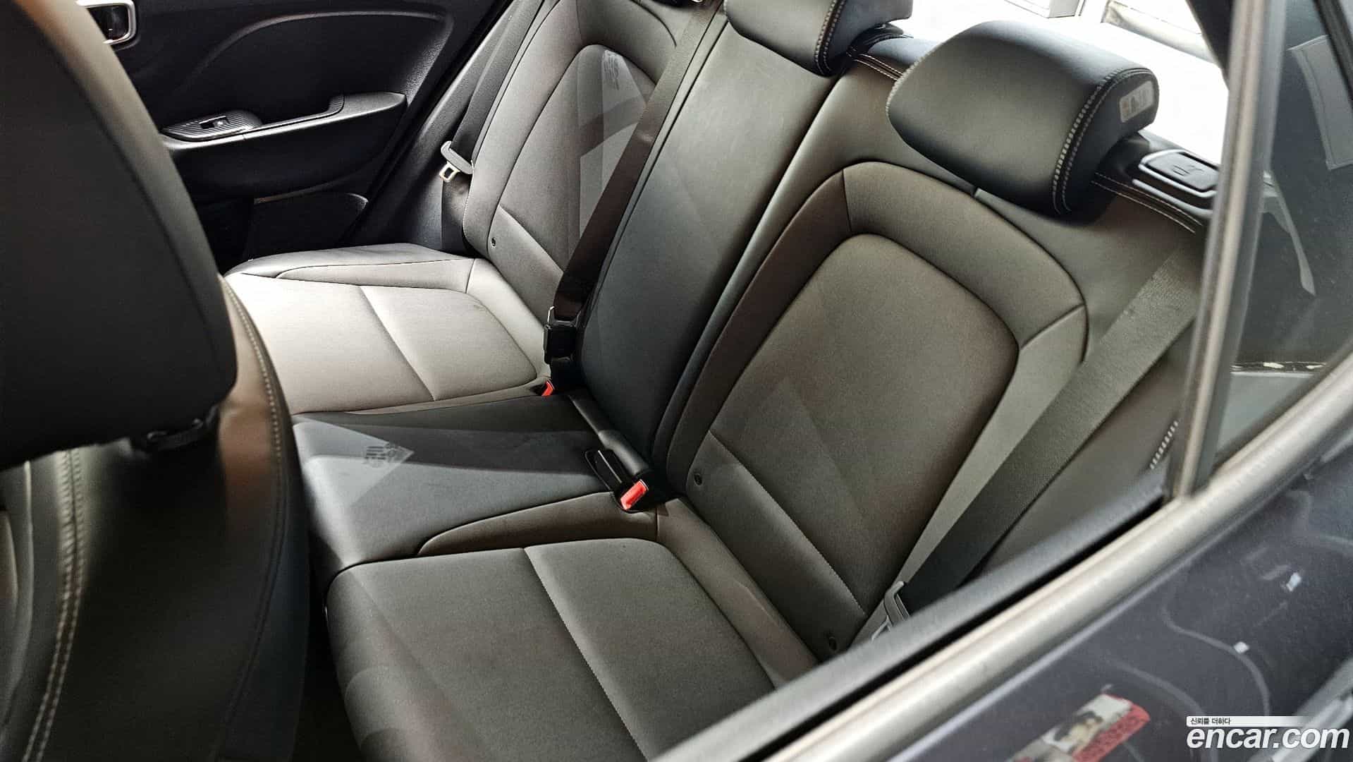 Venue Hyundai 2020.7-OPTION-041