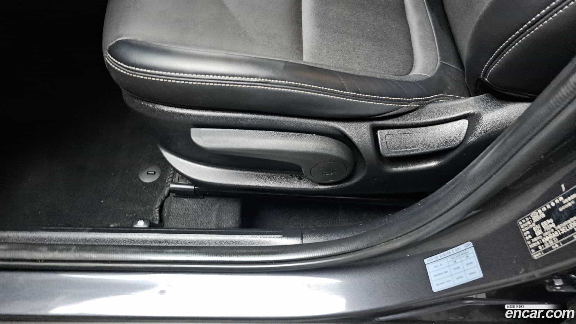 Venue Hyundai 2020.7-OPTION-044
