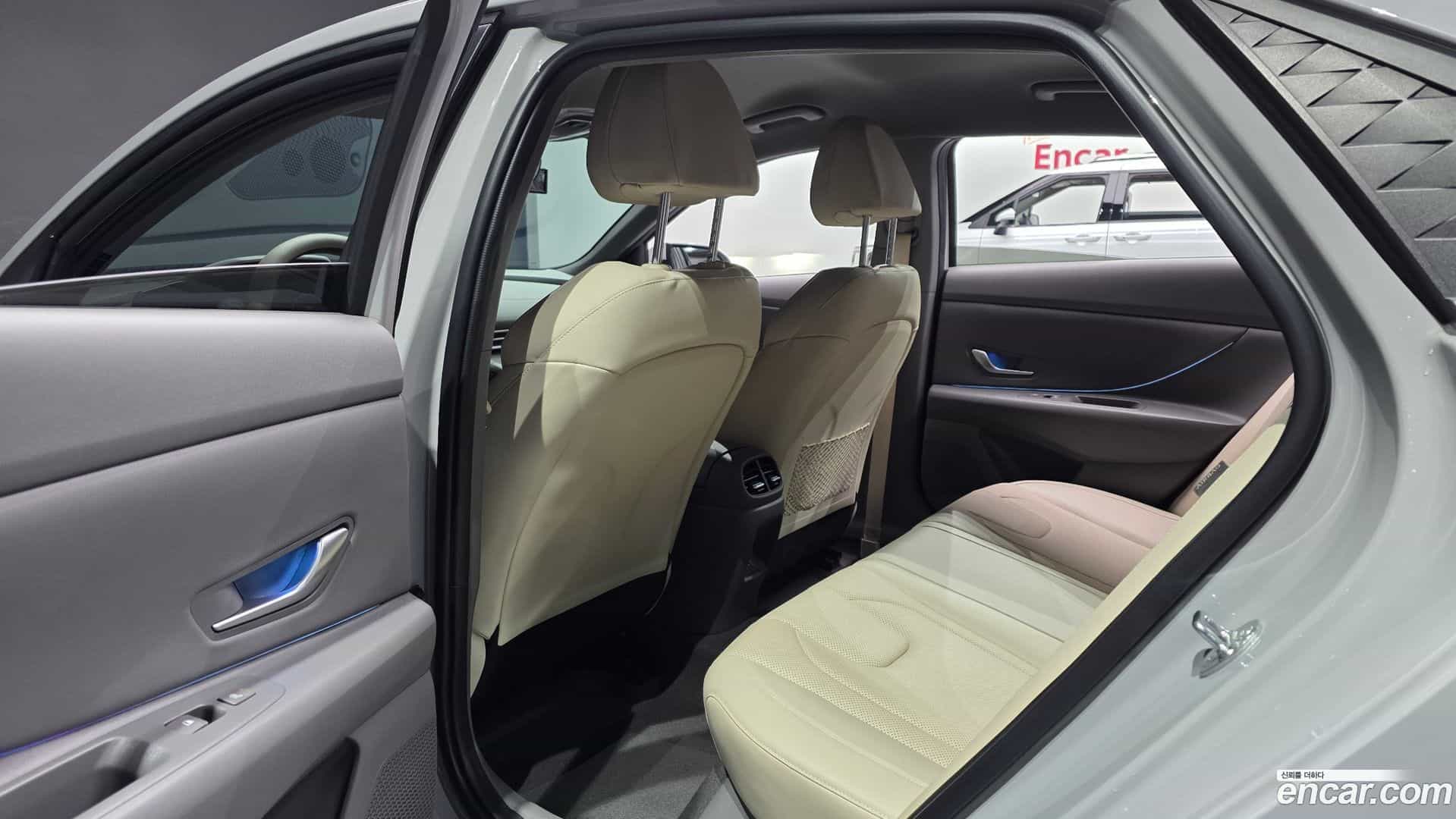 AVANTE Hyundai 2023.11-OPTION-015