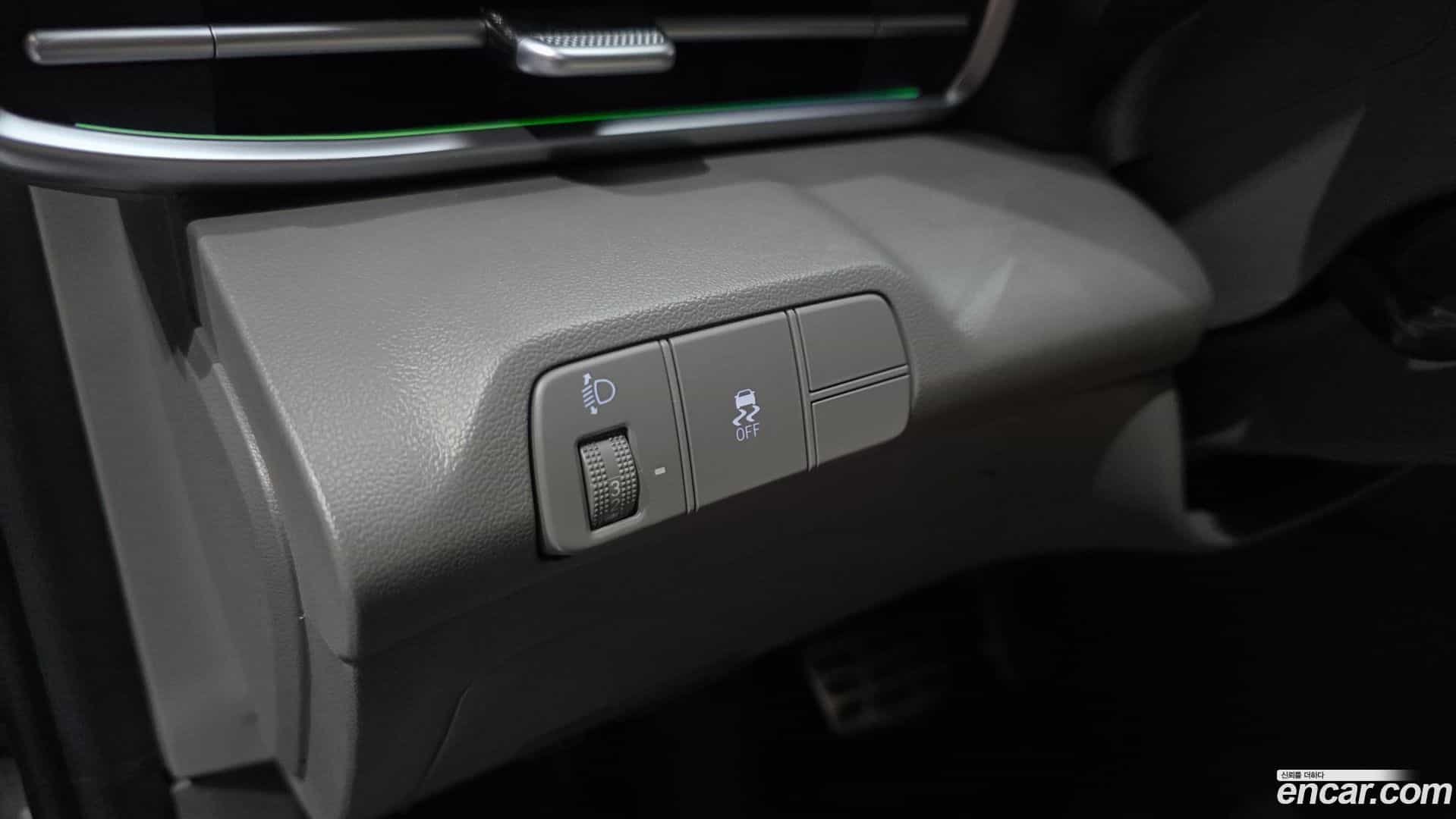 AVANTE Hyundai 2023.11-OPTION-016