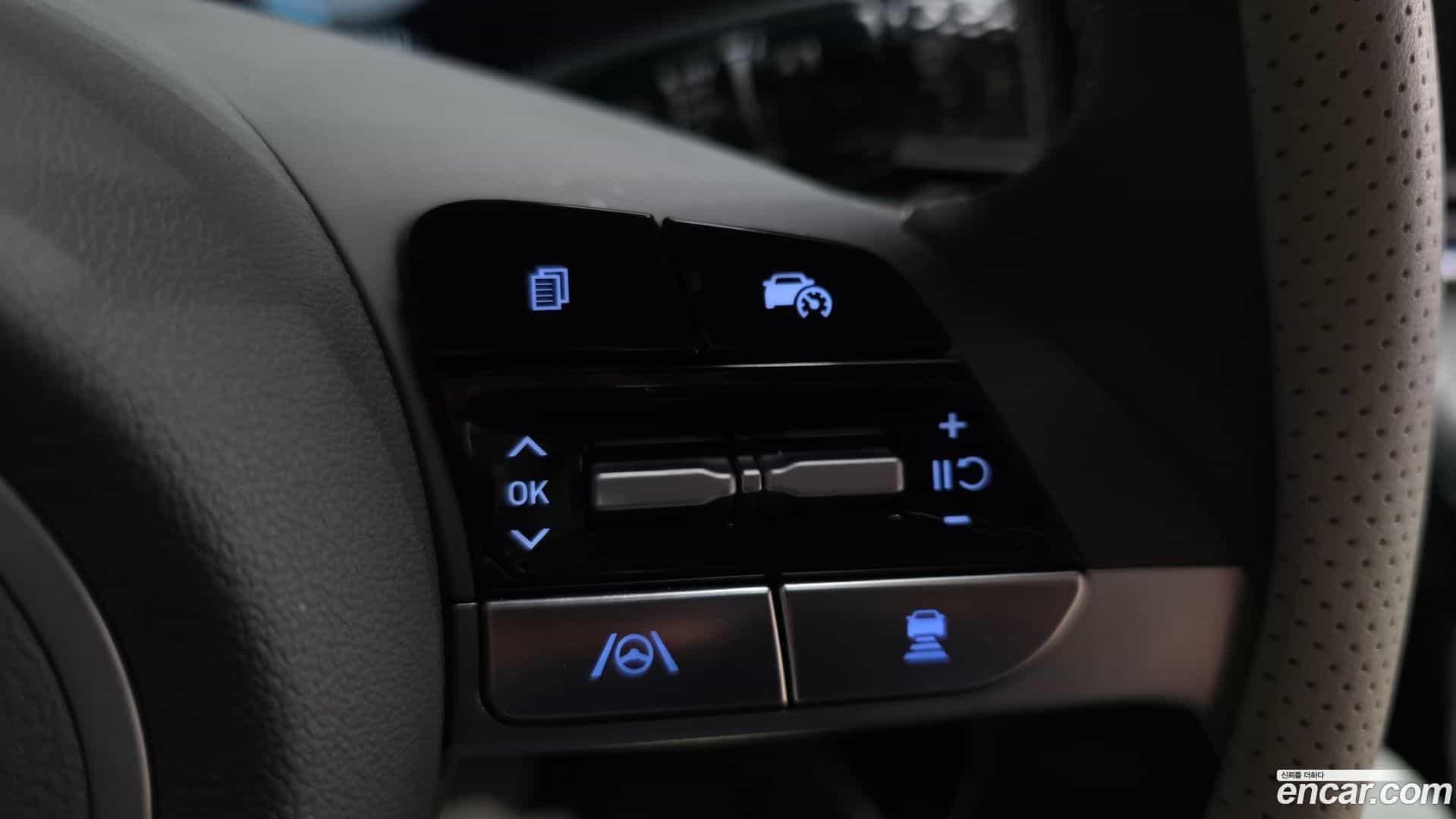 AVANTE Hyundai 2023.11-OPTION-018