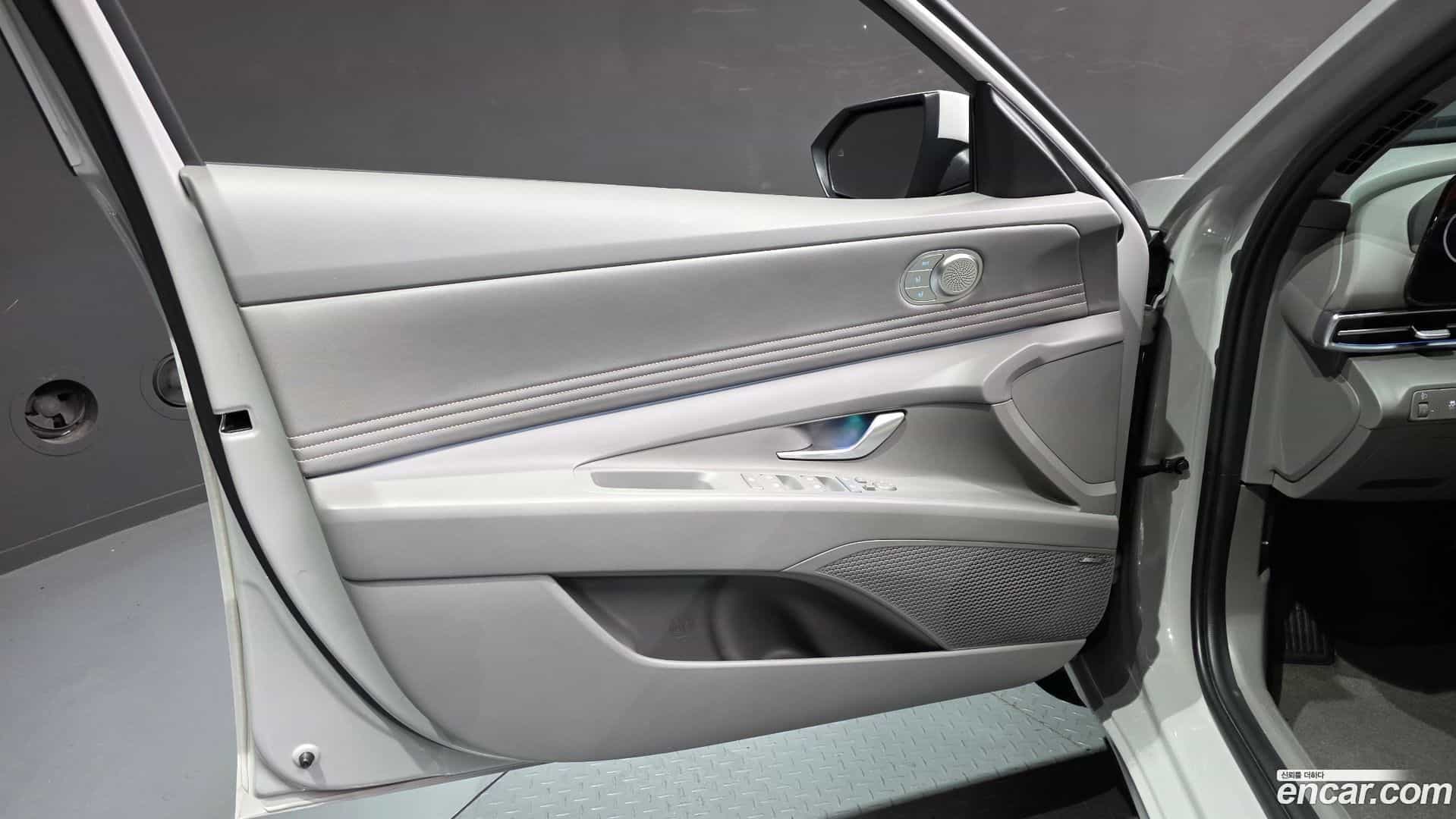 AVANTE Hyundai 2023.11-INNER-034