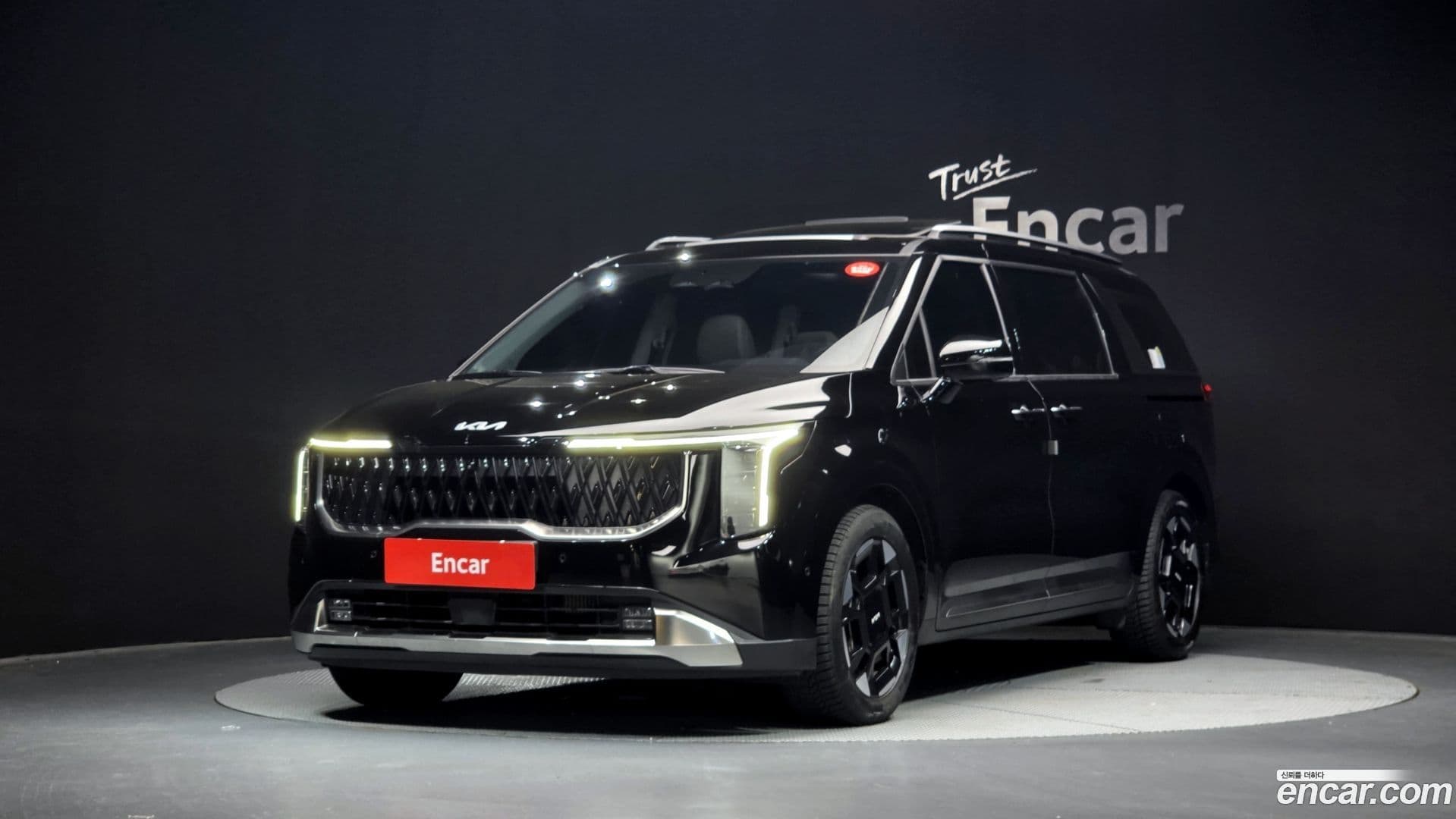 Main__Slider__Photo:Canival Kia 2024.3-0