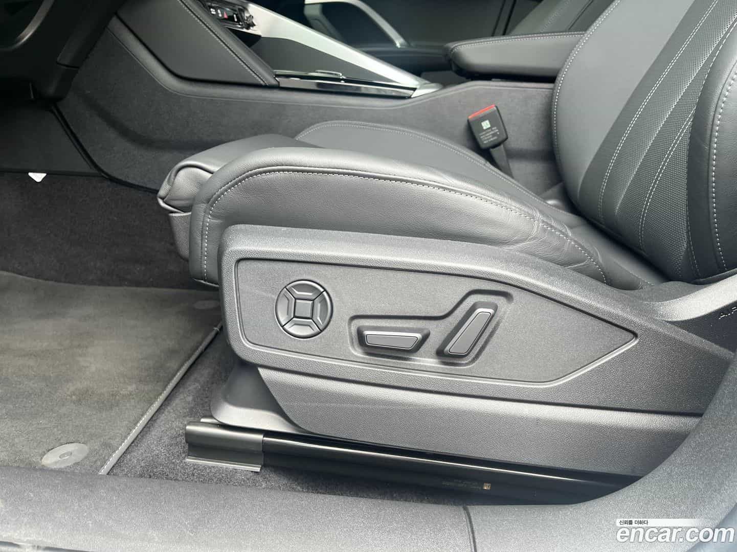 Q5 Audi 2025.8-OPTION-017