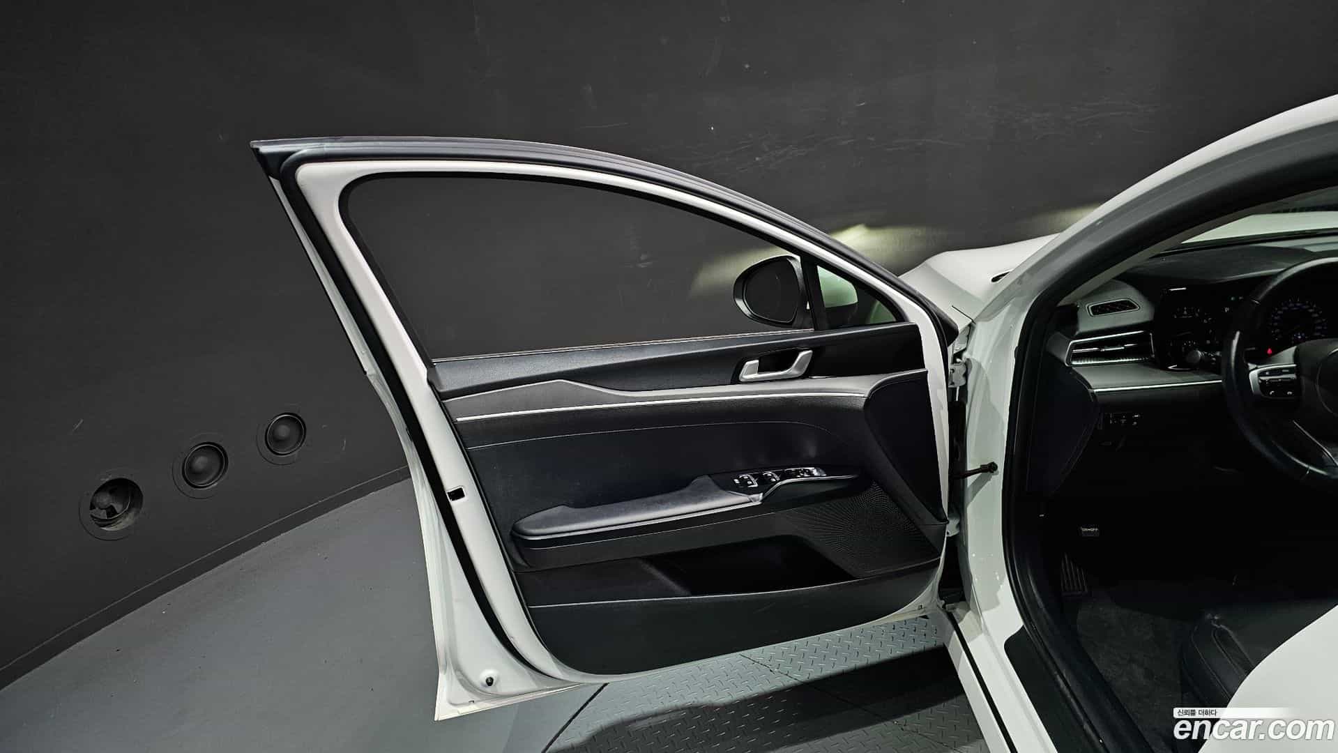 K5 Kia 2022.1-INNER-034