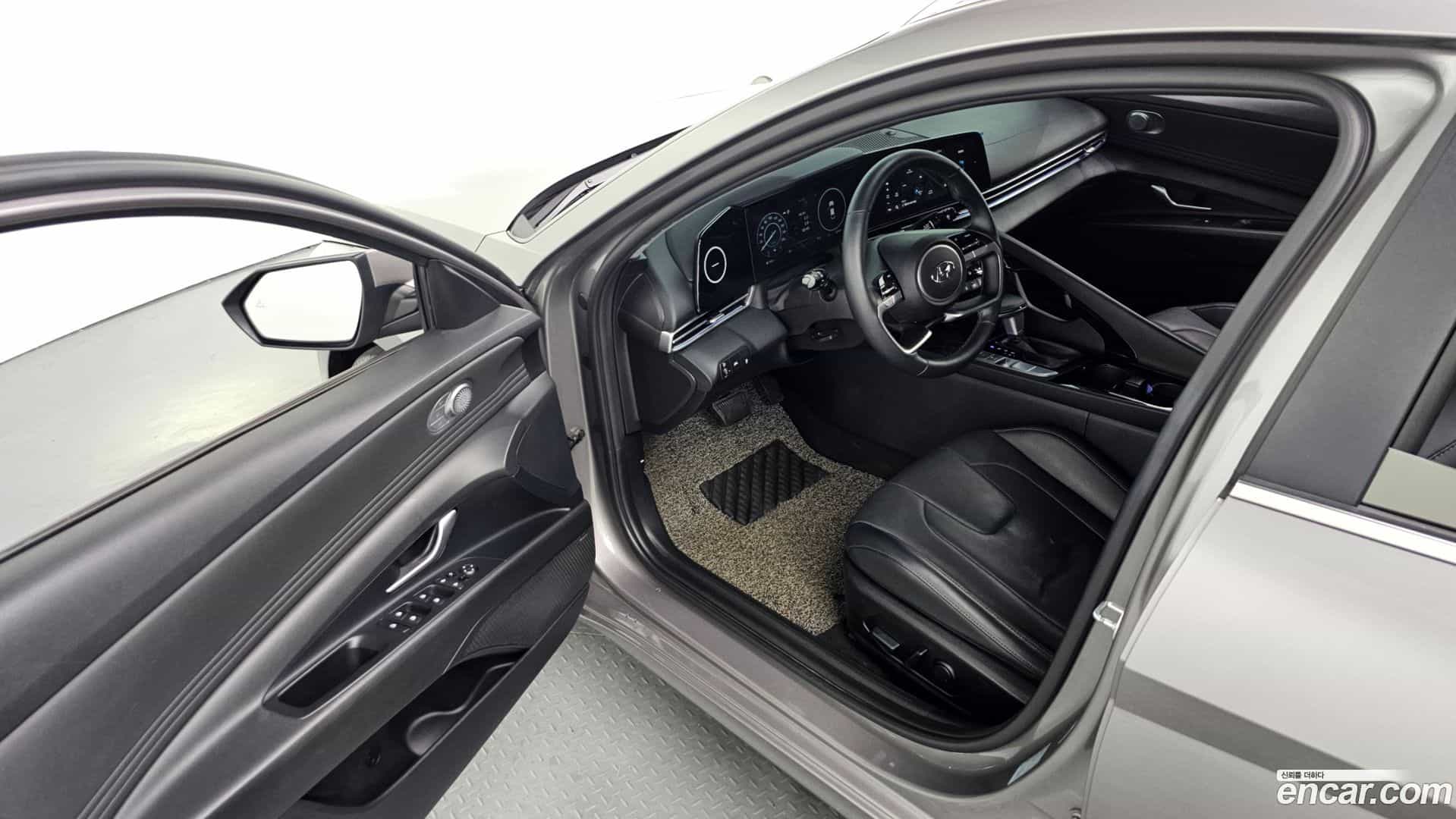 AVANTE Hyundai 2021.0-INNER-010