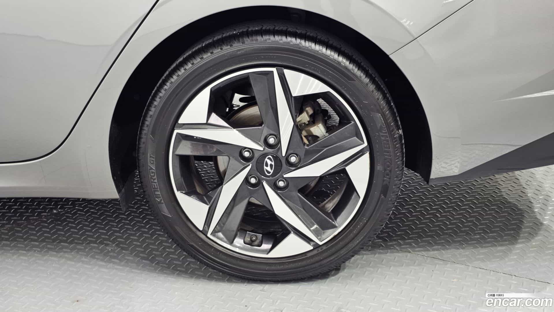 AVANTE Hyundai 2021.0-OUTER-031