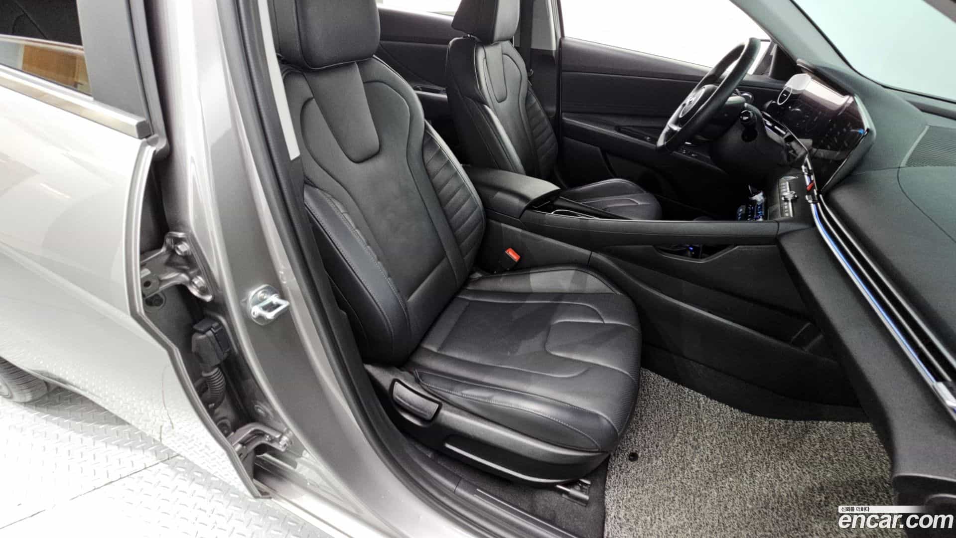 AVANTE Hyundai 2021.0-OPTION-041