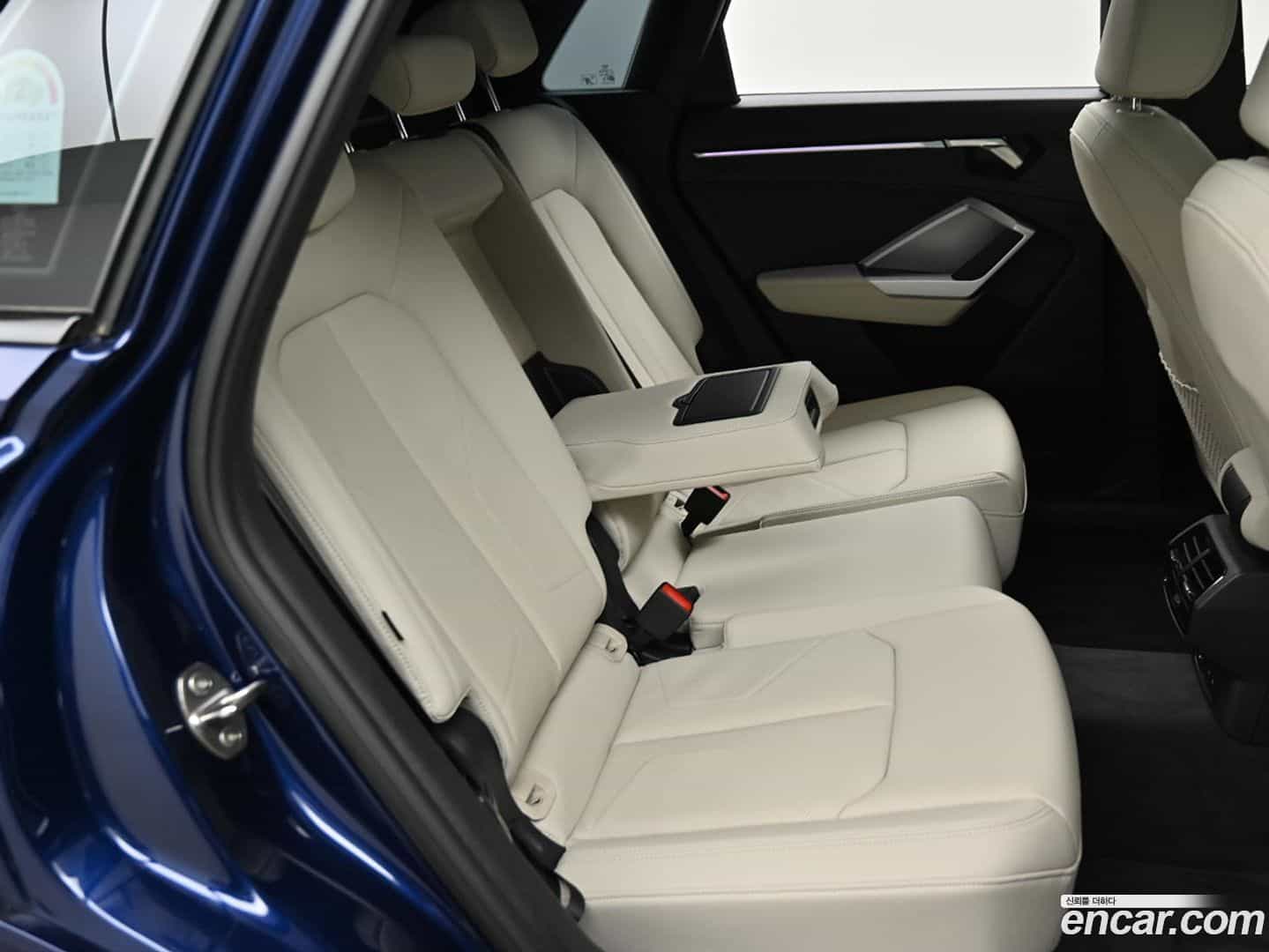 Q3 Audi 2025.7-OPTION-016
