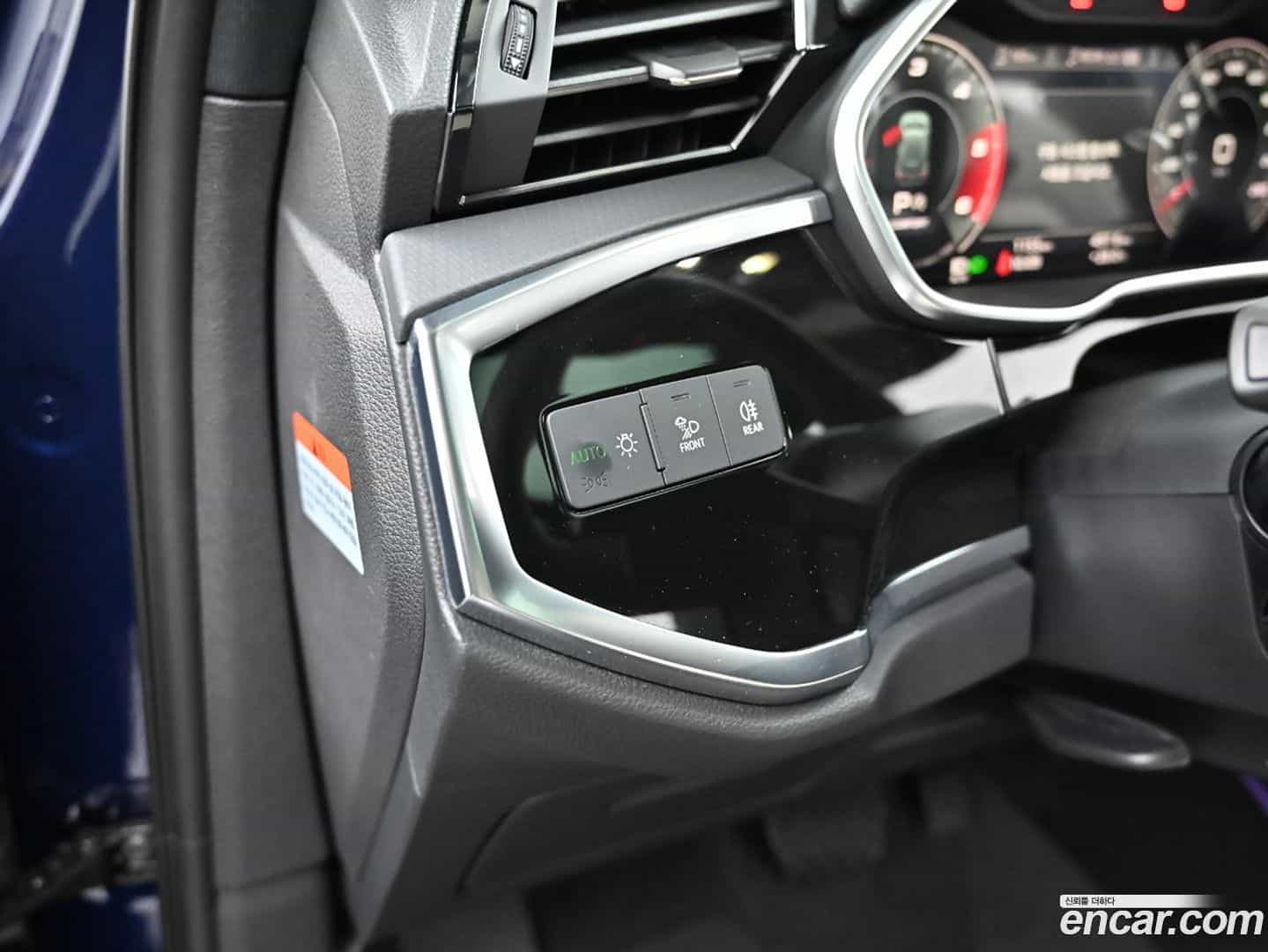 Q3 Audi 2025.7-OPTION-020