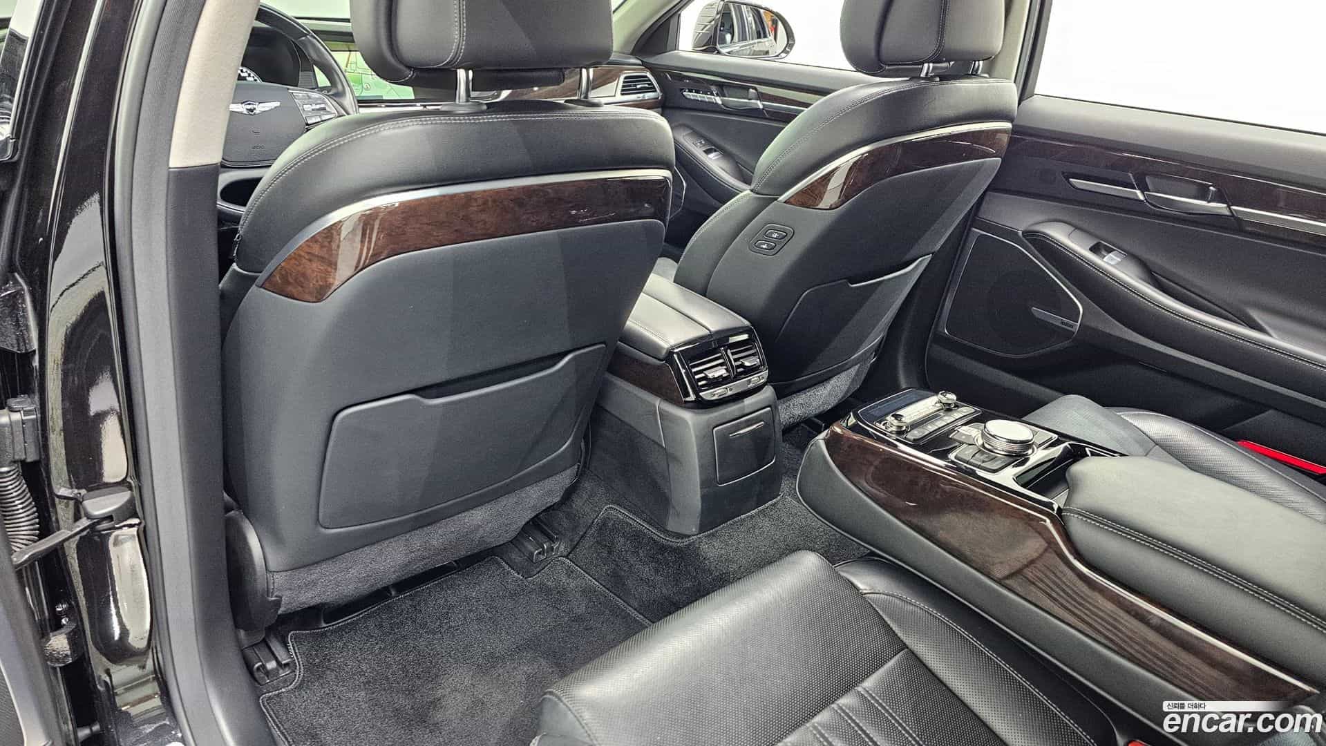 EQ900 Genesis 2017.8-OPTION-044