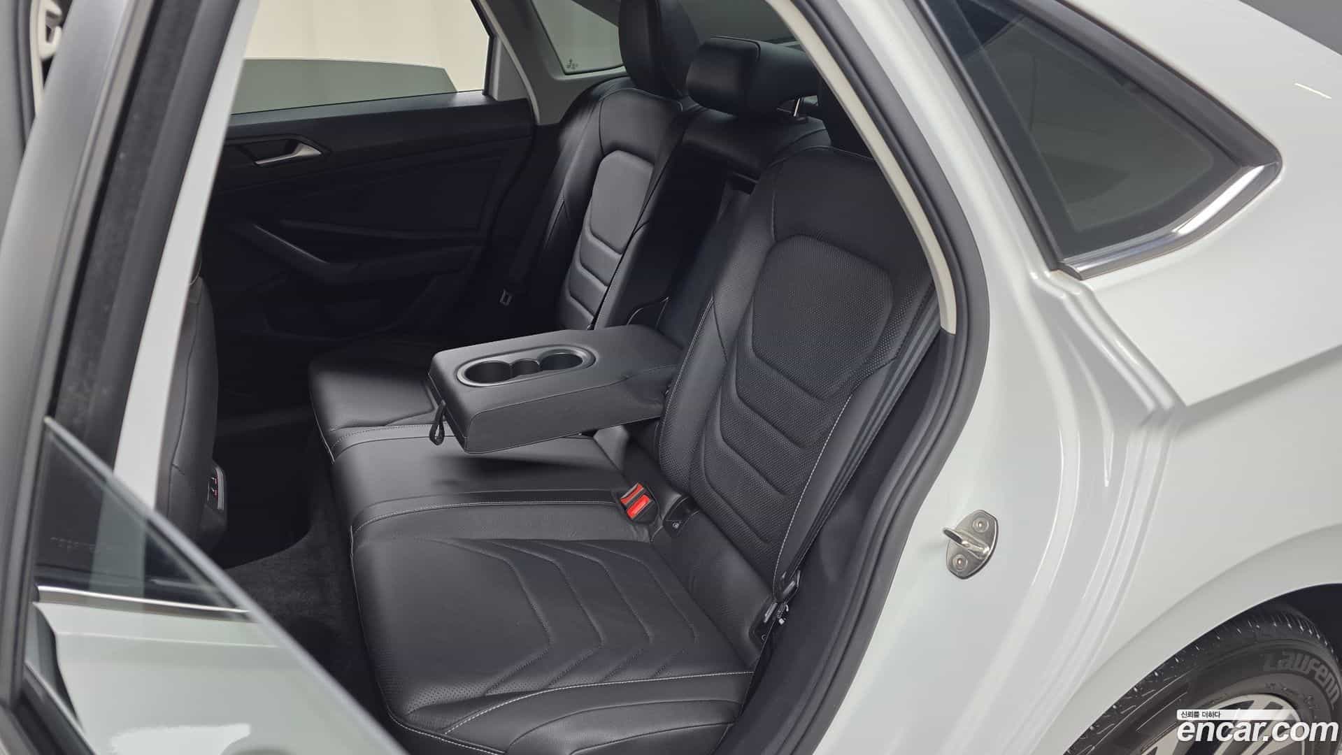 Jetta Volkswagen 2021.11-OPTION-016