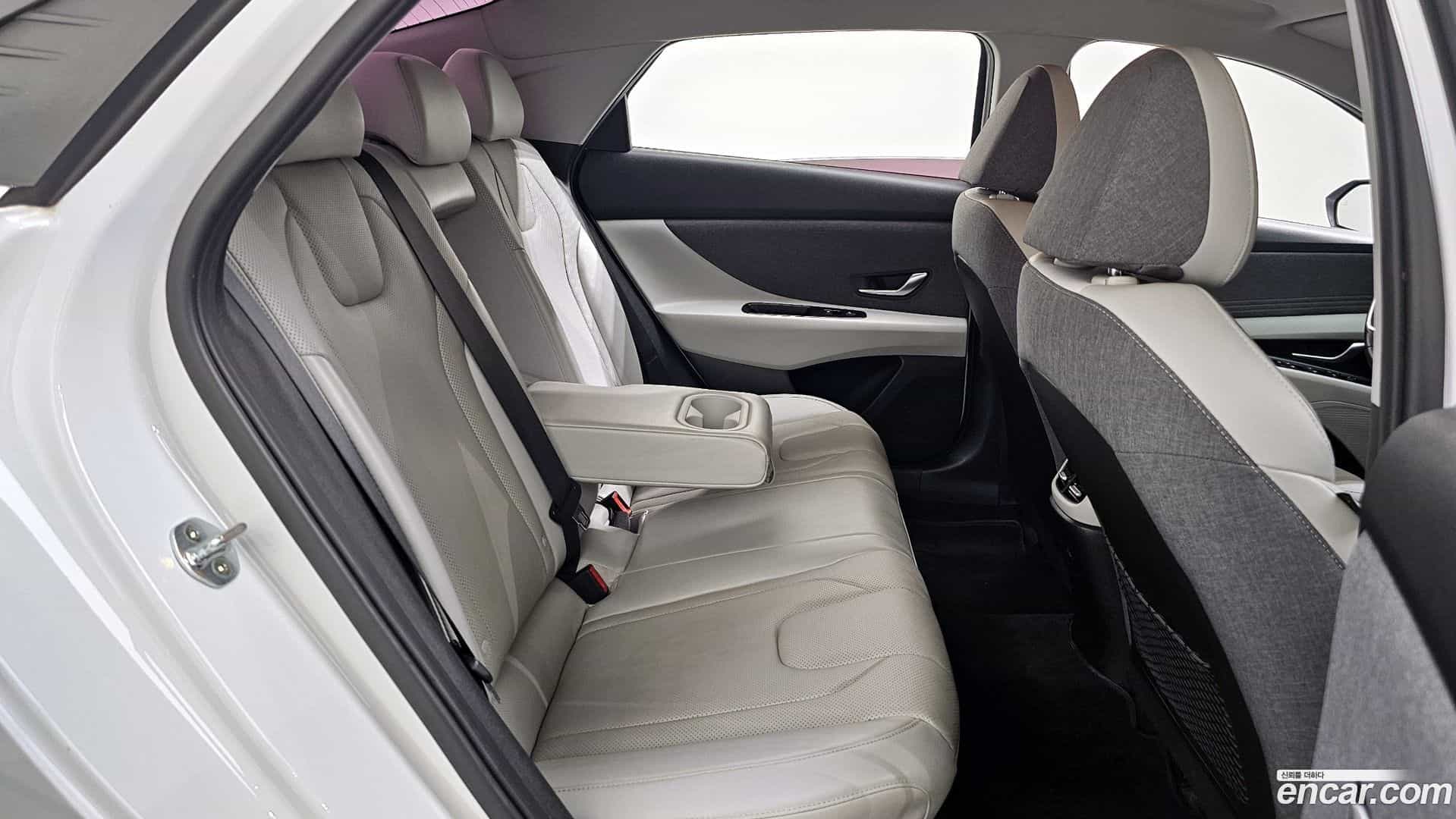 AVANTE Hyundai 2021.0-OPTION-016