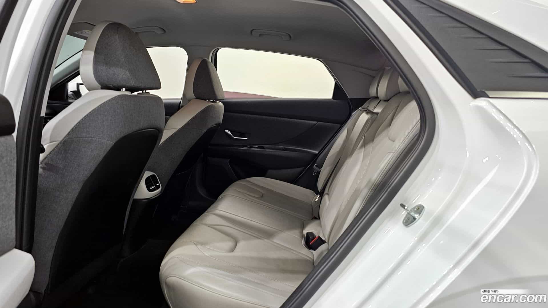 AVANTE Hyundai 2021.0-INNER-036