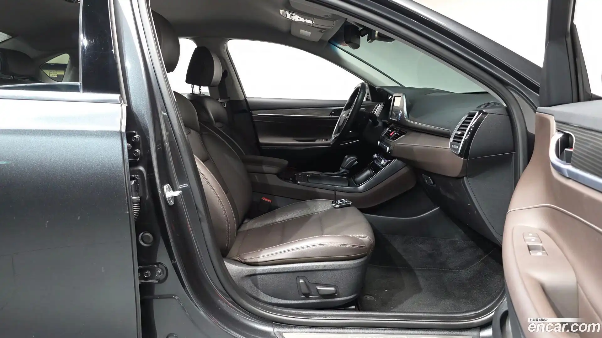 Grandeur Hyundai 2019.5-INNER-036
