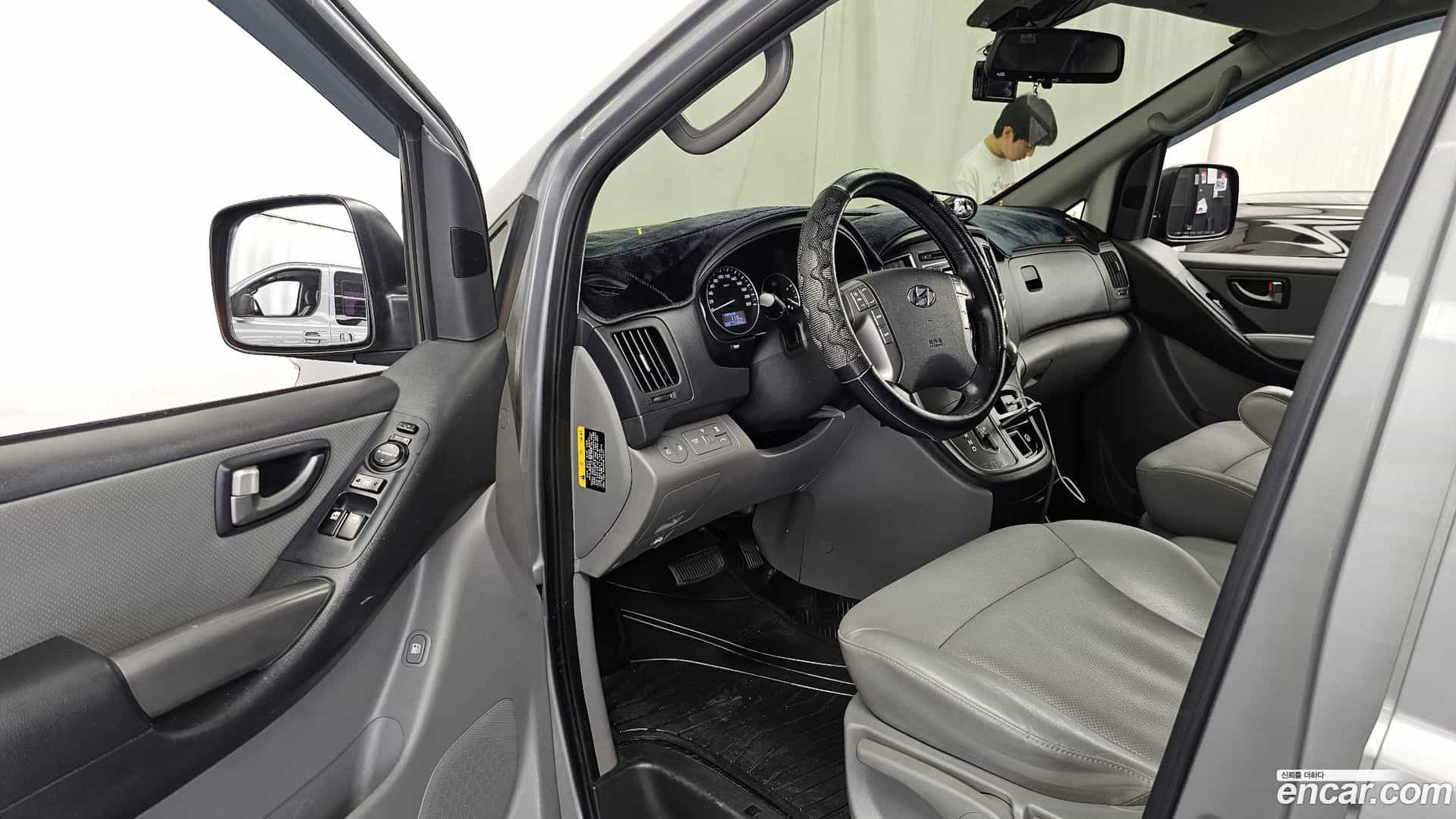 Starex Hyundai 2018.0-INNER-010