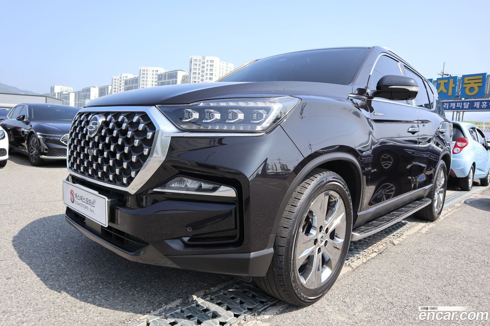 Main__Slider__Photo:Rexton KG Mobility 2021.5-0