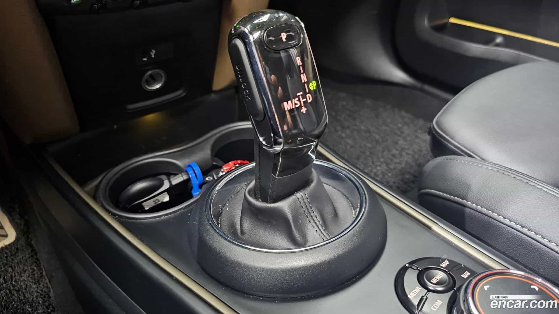 Countryman Mini 2019.3-INNER-009