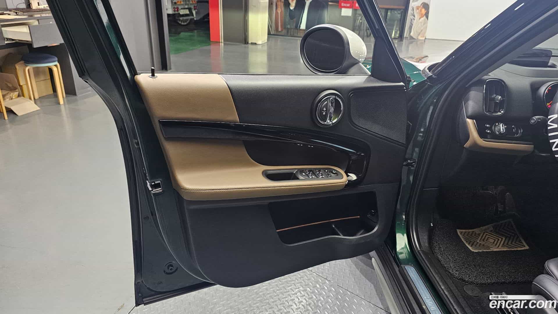 Countryman Mini 2019.3-INNER-034