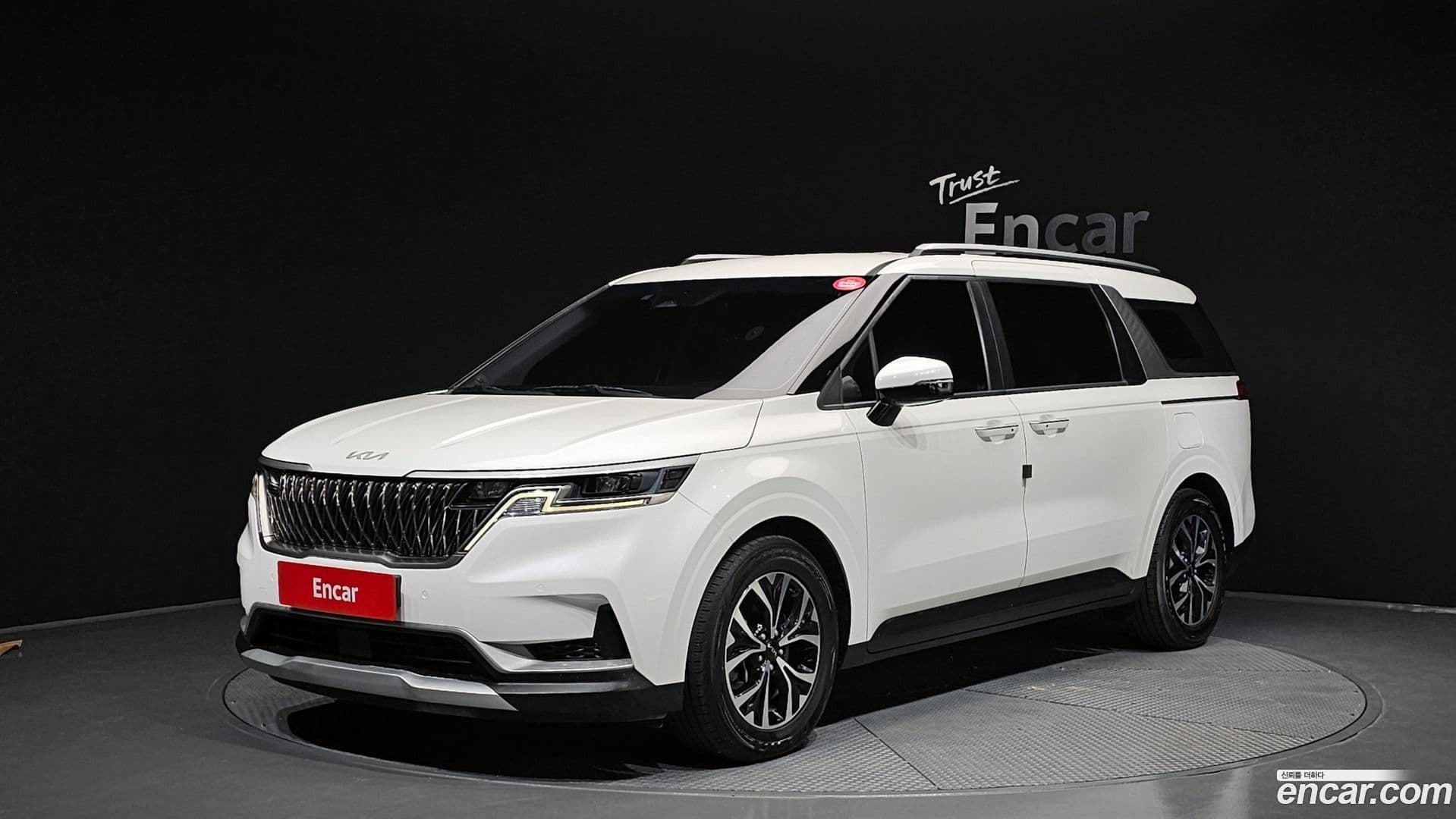 Main__Slider__Photo:Canival Kia 2022.1-0