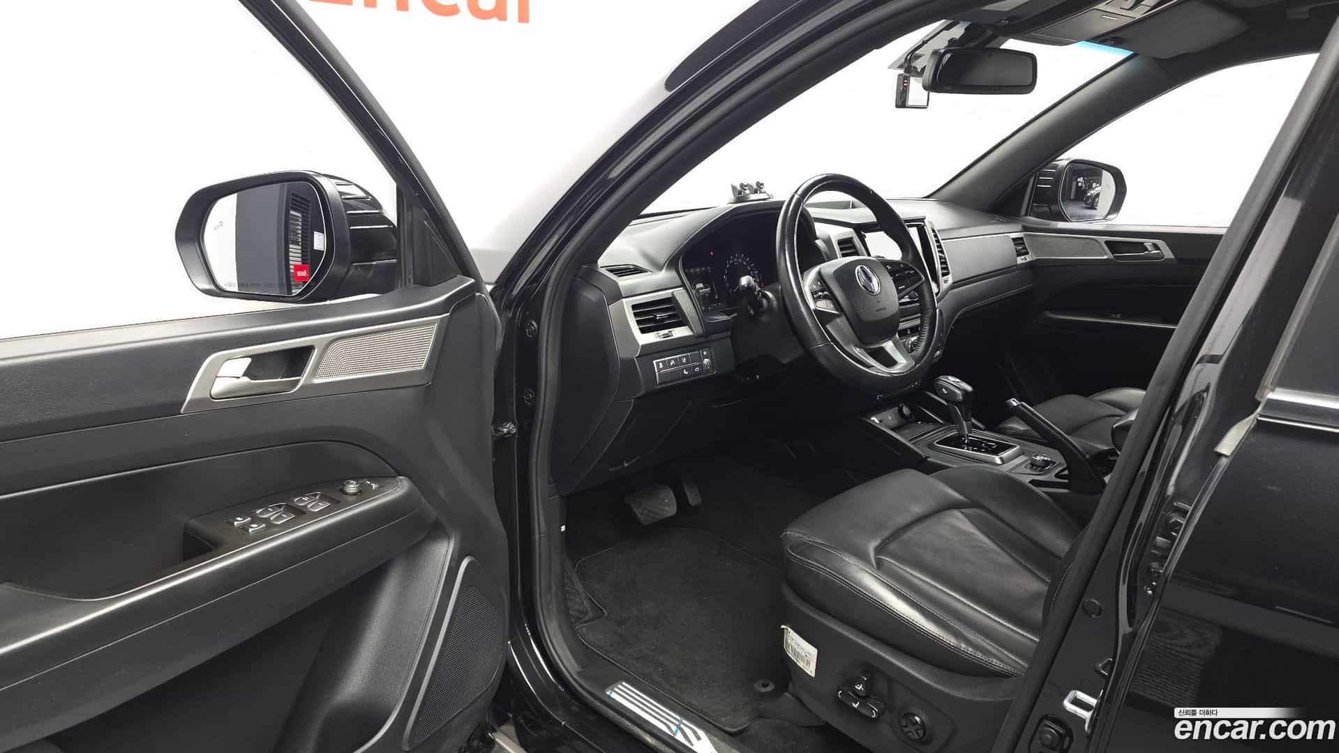 Rexton KG Mobility 2019.7-INNER-010