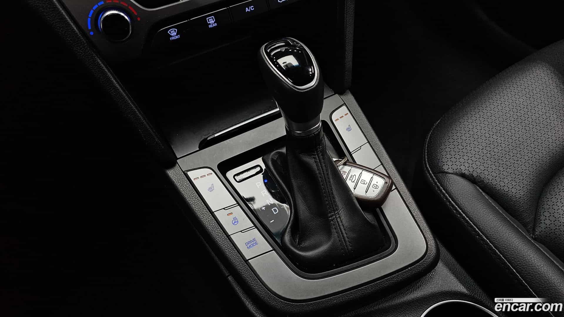 AVANTE Hyundai 2016.0-INNER-009