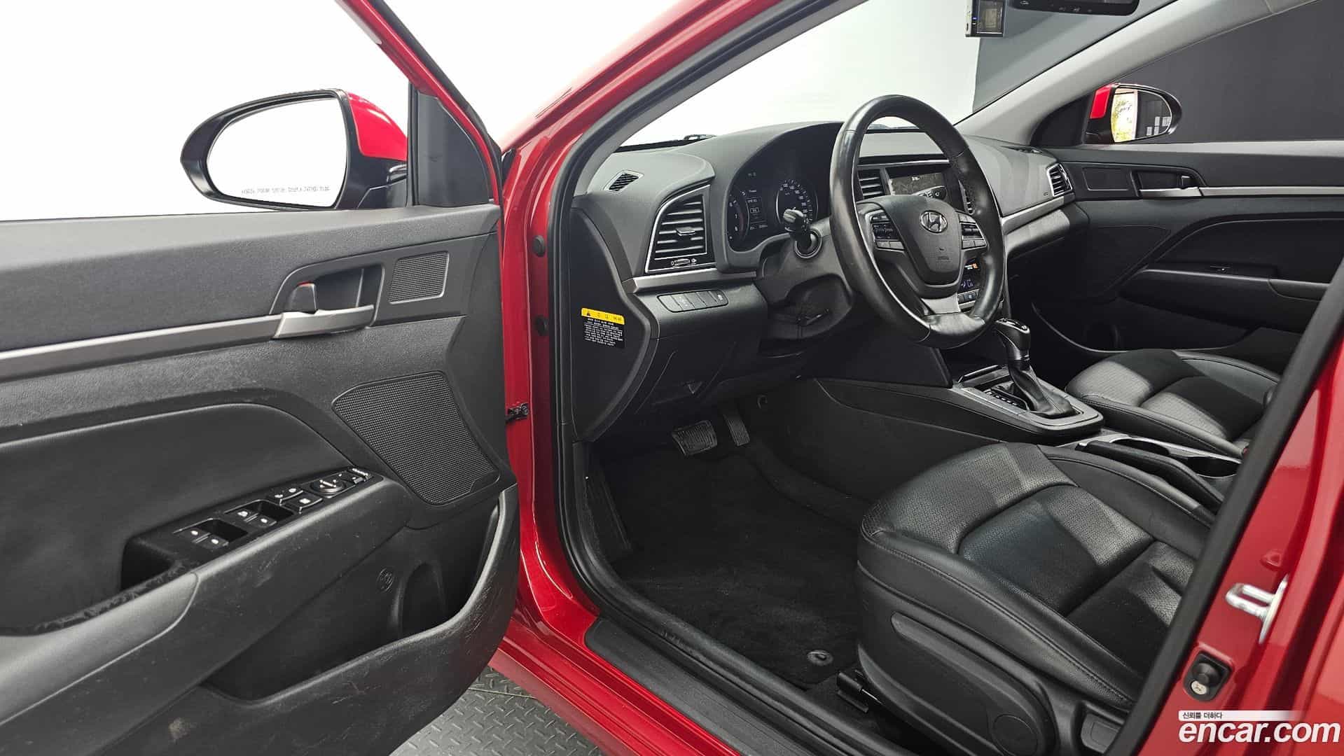 AVANTE Hyundai 2016.0-OPTION-015
