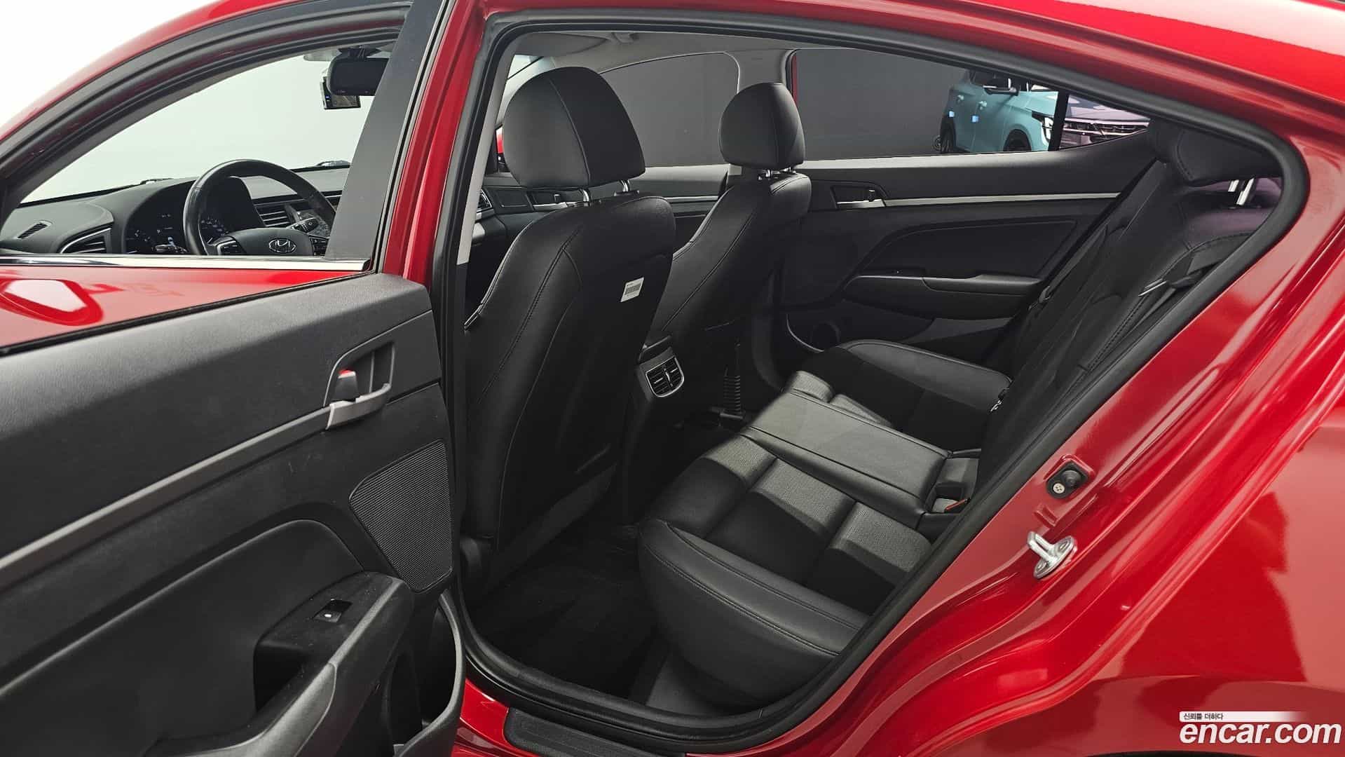 AVANTE Hyundai 2016.0-OPTION-016