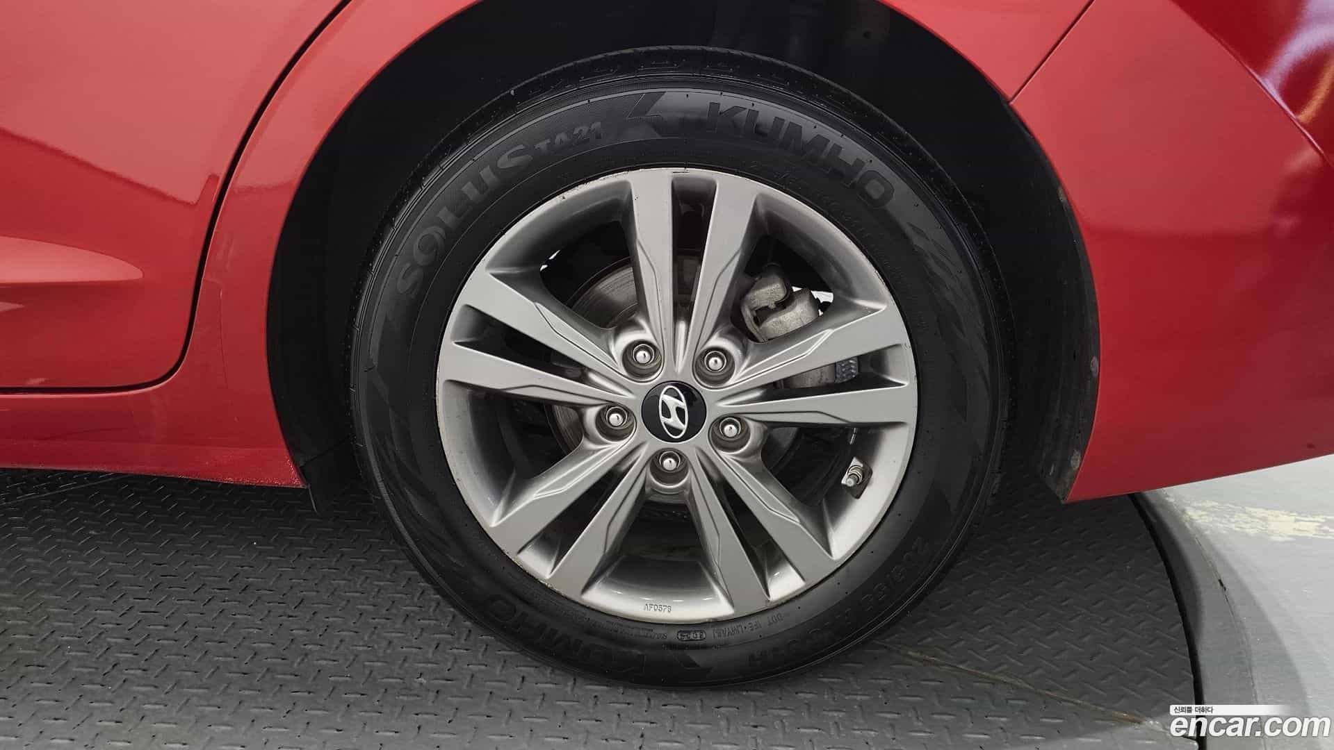AVANTE Hyundai 2016.0-OUTER-031