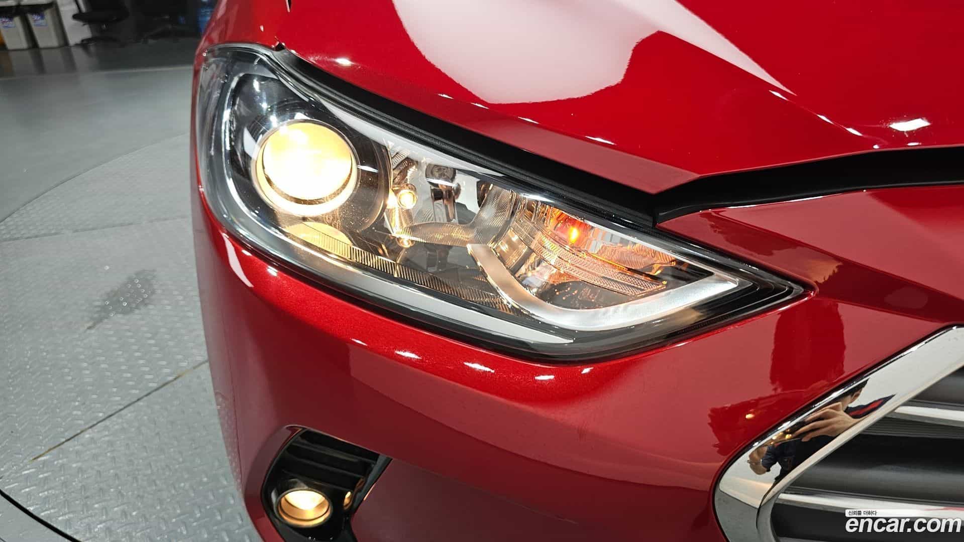 AVANTE Hyundai 2016.0-OUTER-032