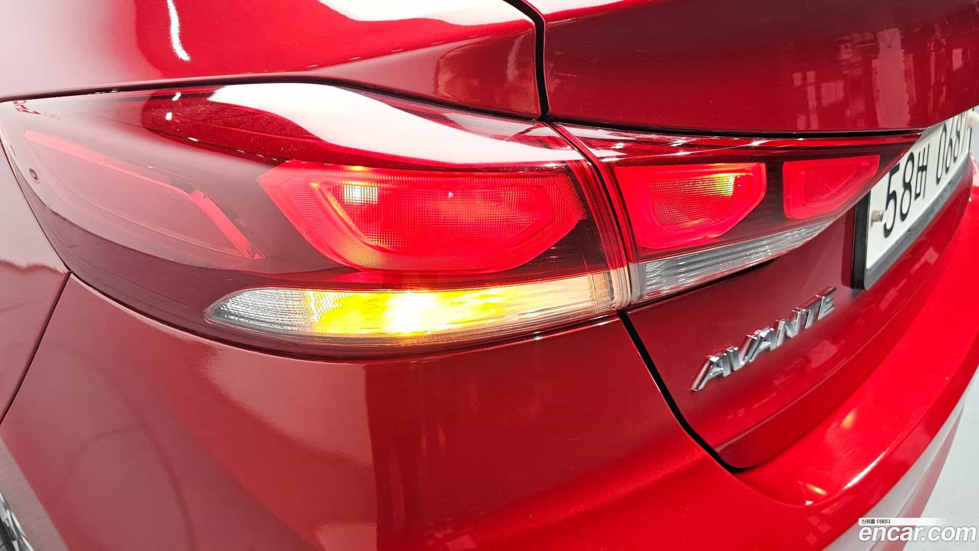 AVANTE Hyundai 2016.0-OUTER-033