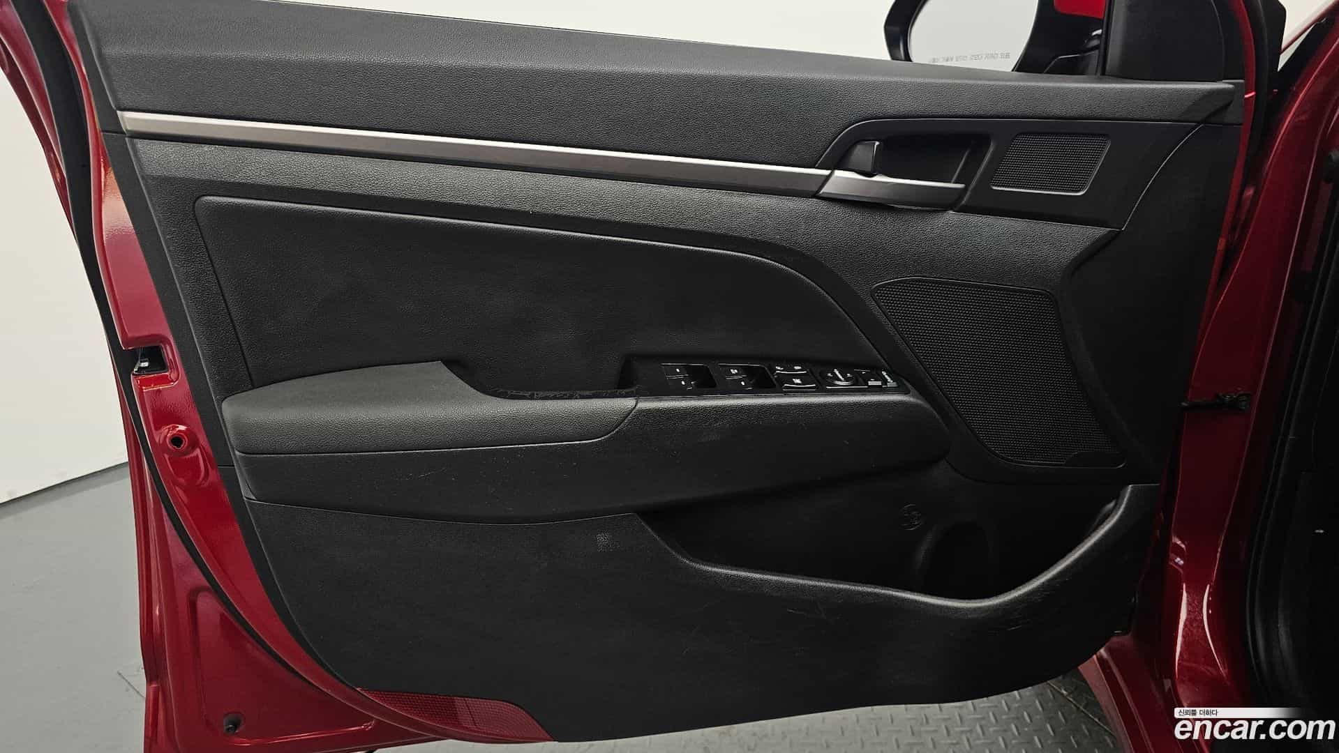 AVANTE Hyundai 2016.0-INNER-034