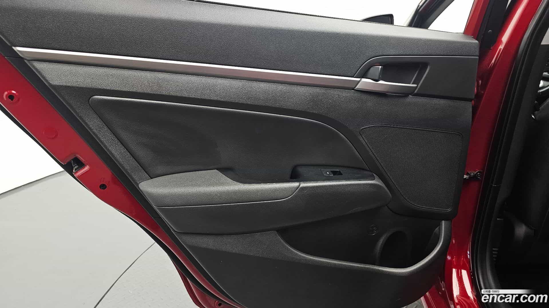 AVANTE Hyundai 2016.0-INNER-035