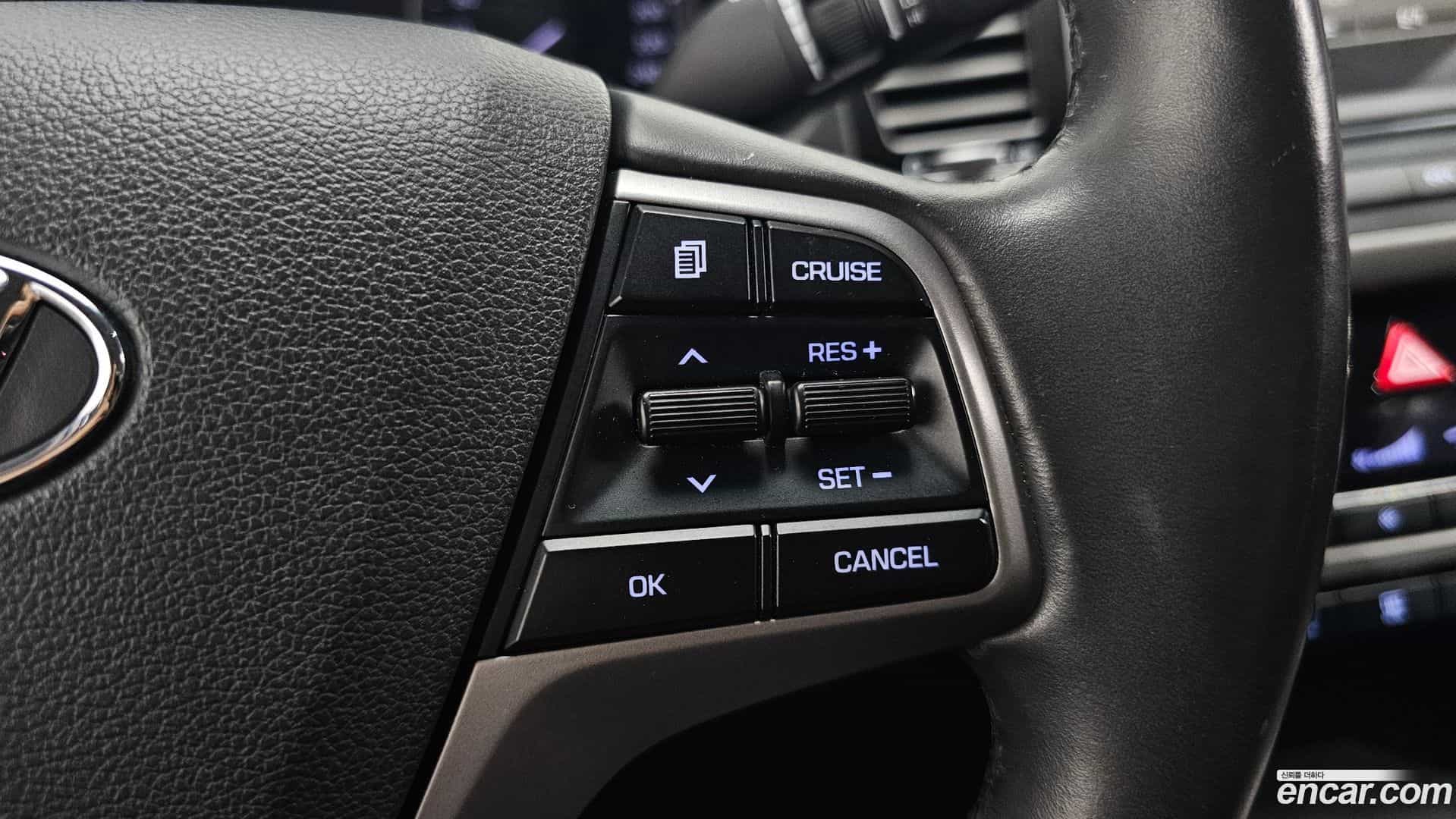 AVANTE Hyundai 2016.0-OPTION-041