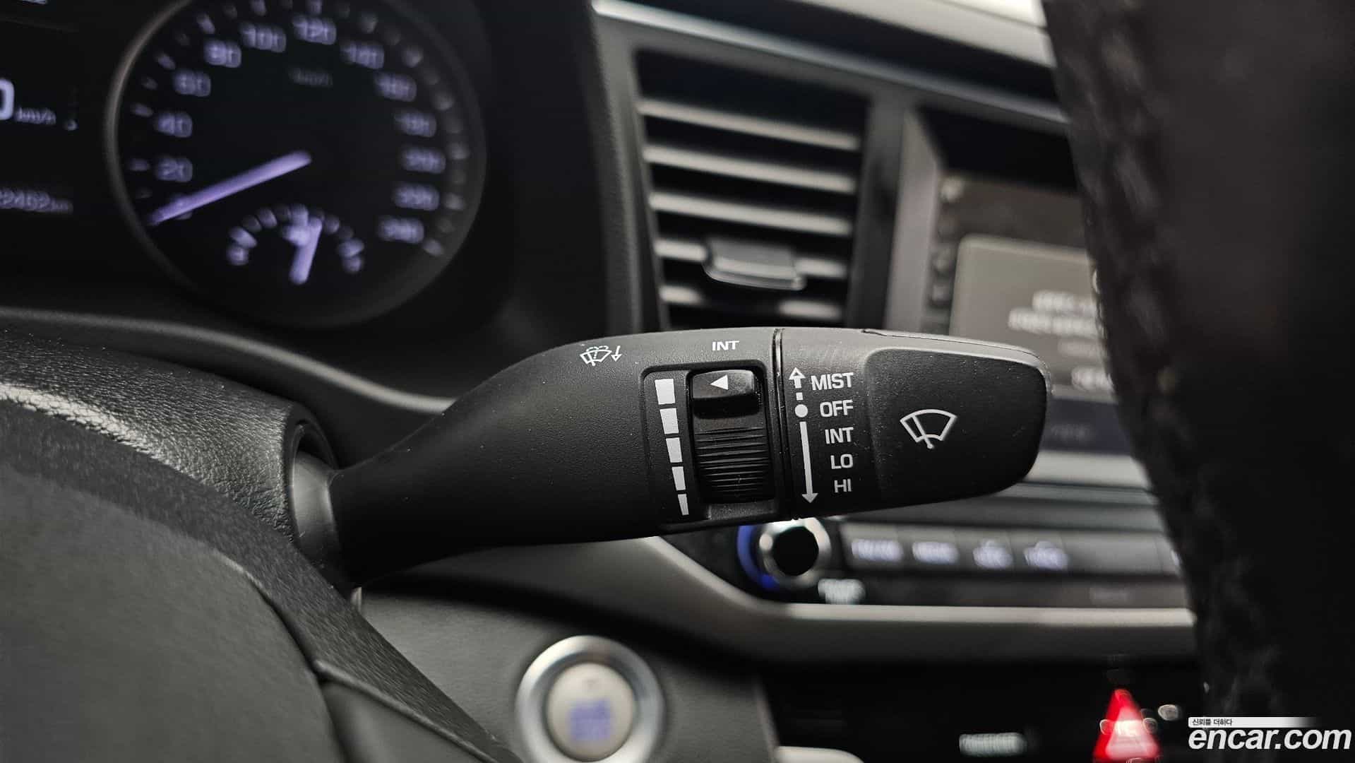 AVANTE Hyundai 2016.0-OPTION-043