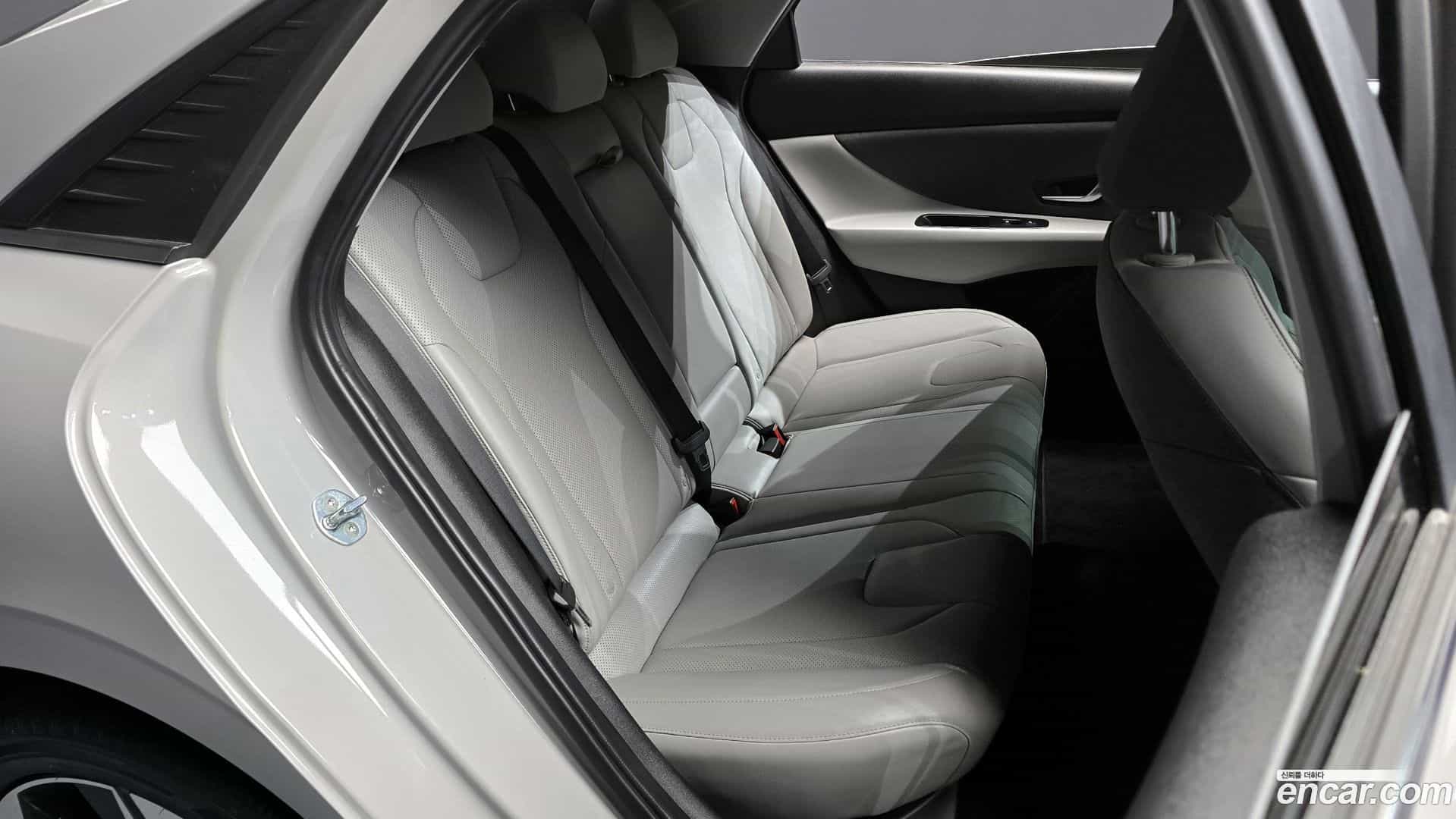AVANTE Hyundai 2020.4-OPTION-015