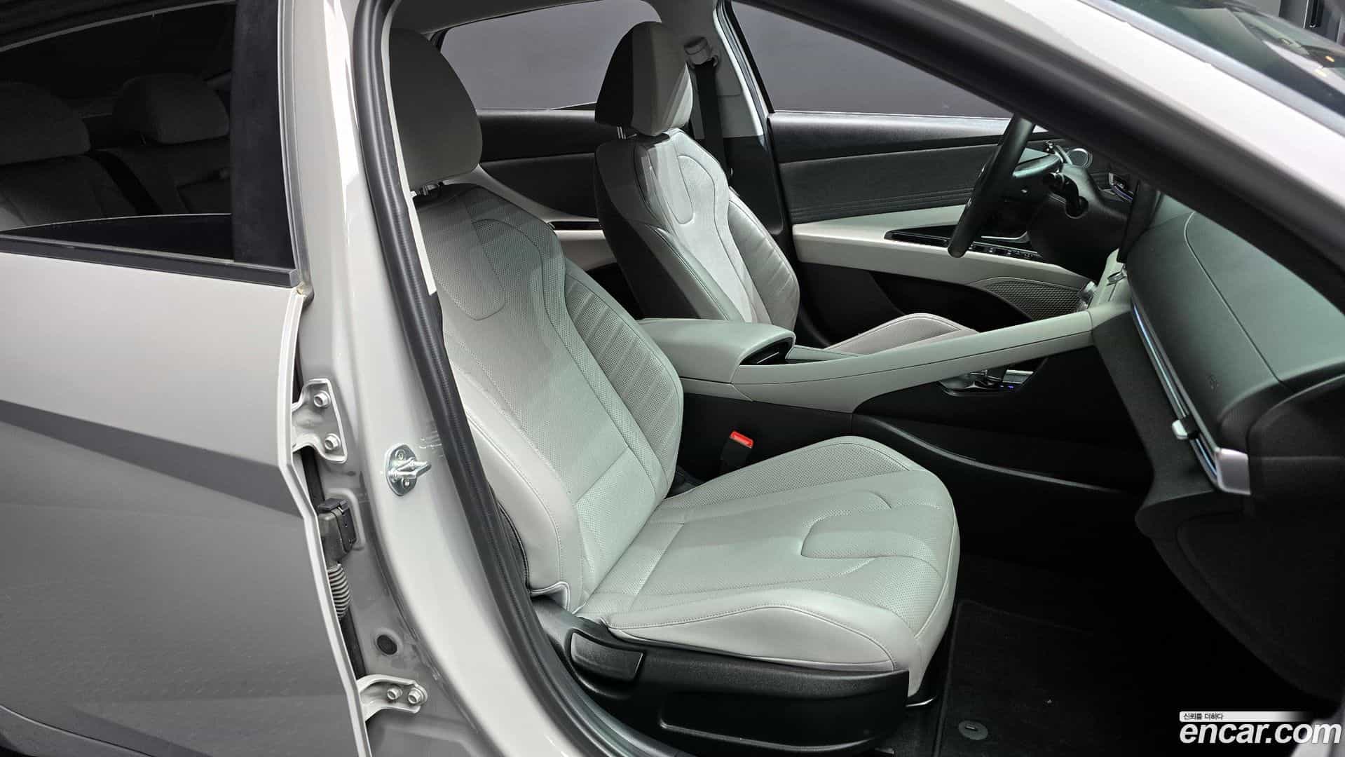 AVANTE Hyundai 2020.4-OPTION-016