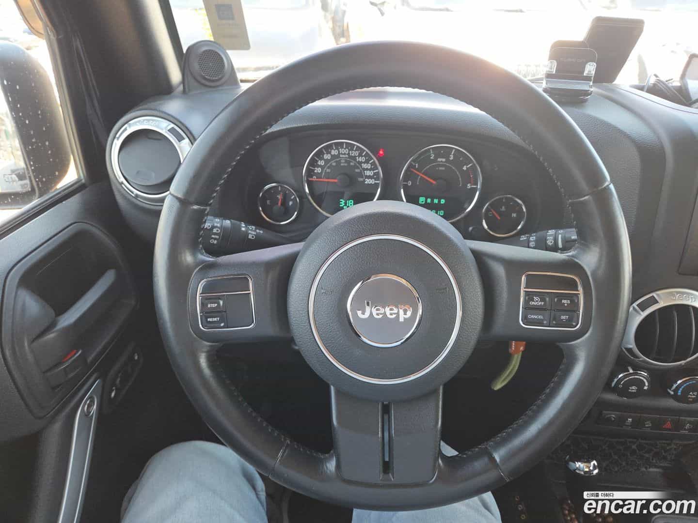 Wrangler Jeep 2011.2-OPTION-015