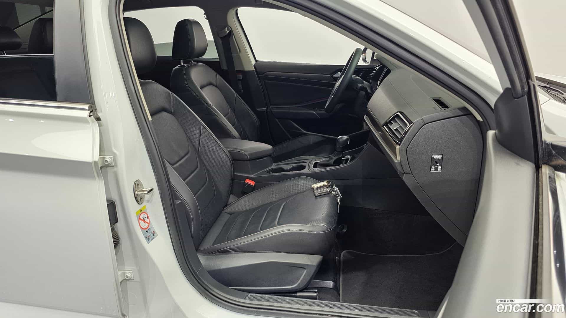Jetta Volkswagen 2020.10-OPTION-015
