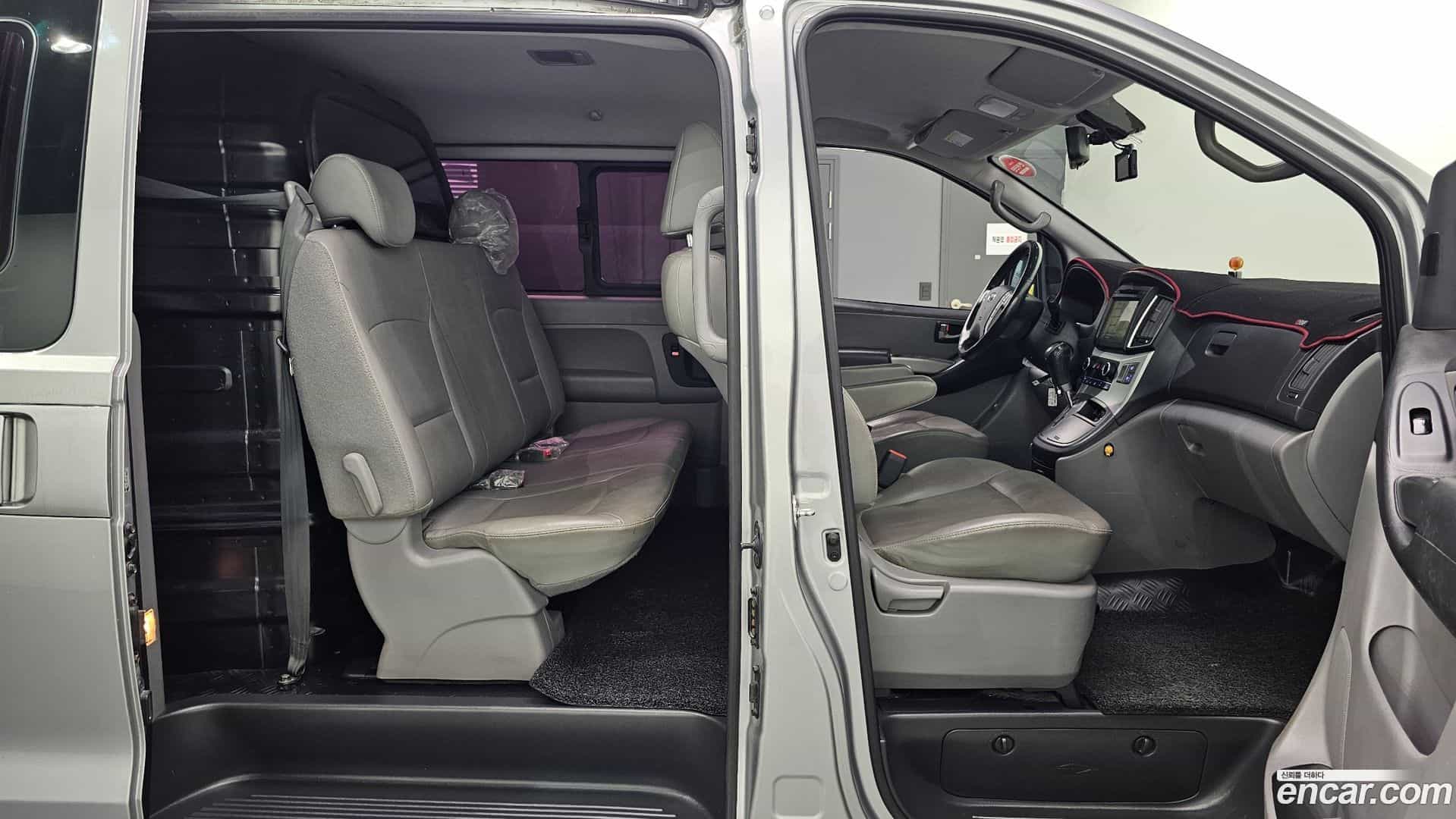 Starex Hyundai 2018.6-OPTION-016