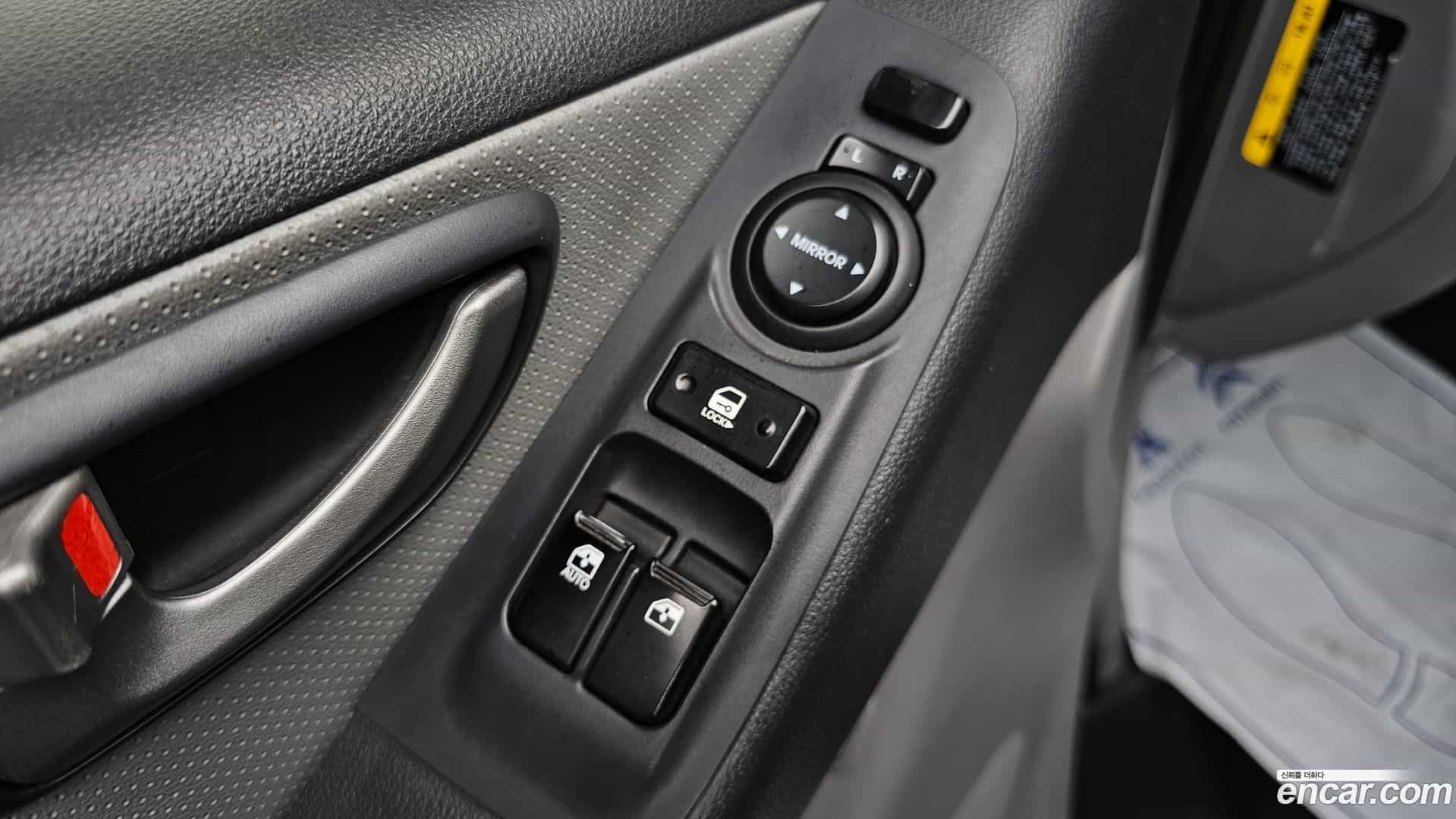 Starex Hyundai 2018.6-OPTION-017