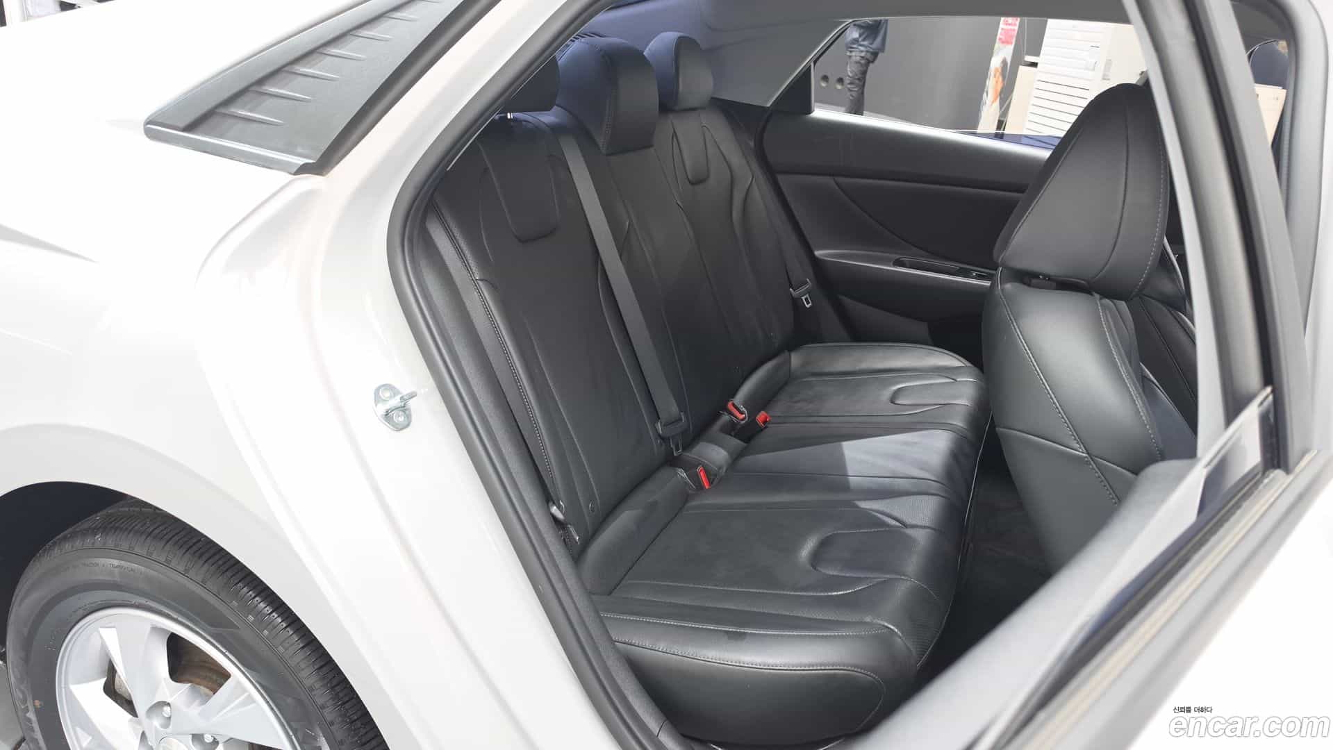 AVANTE Hyundai 2020.11-OPTION-015