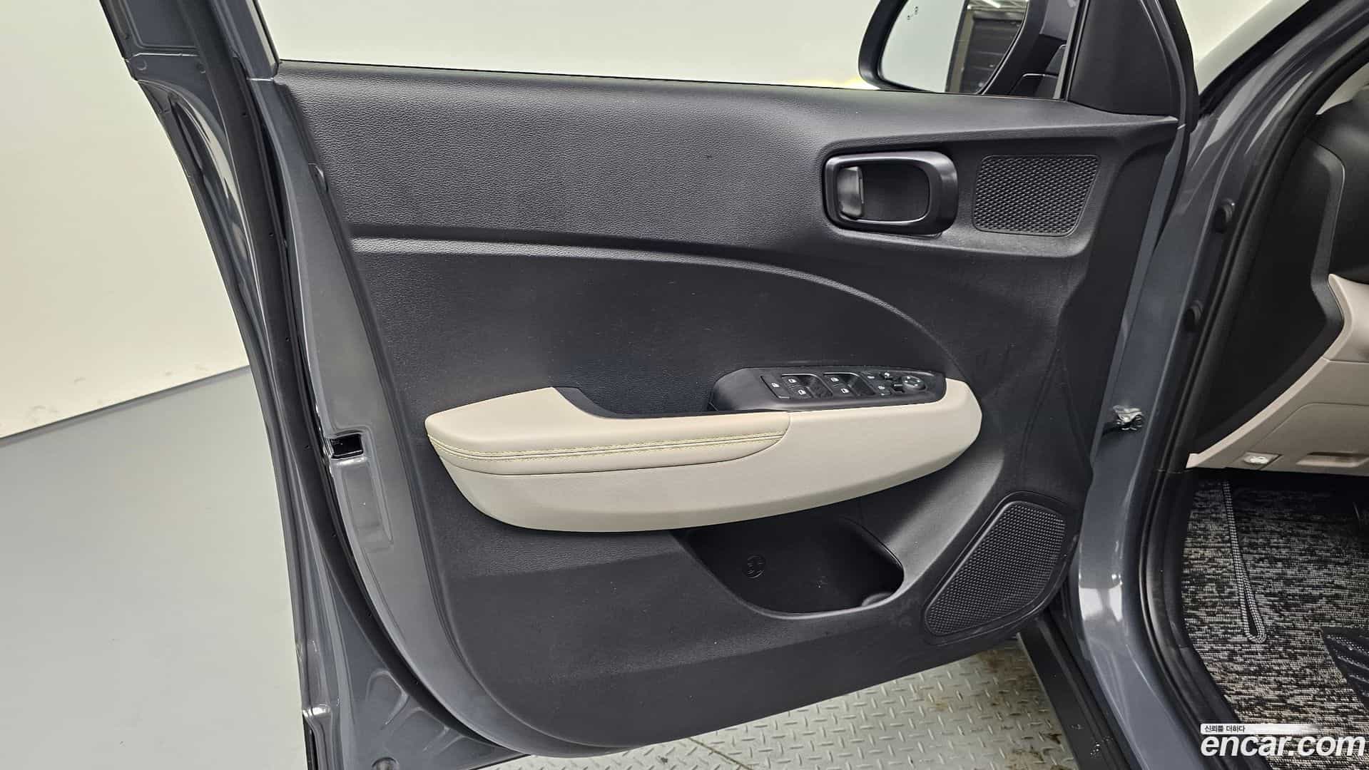 Venue Hyundai 2025.8-INNER-034