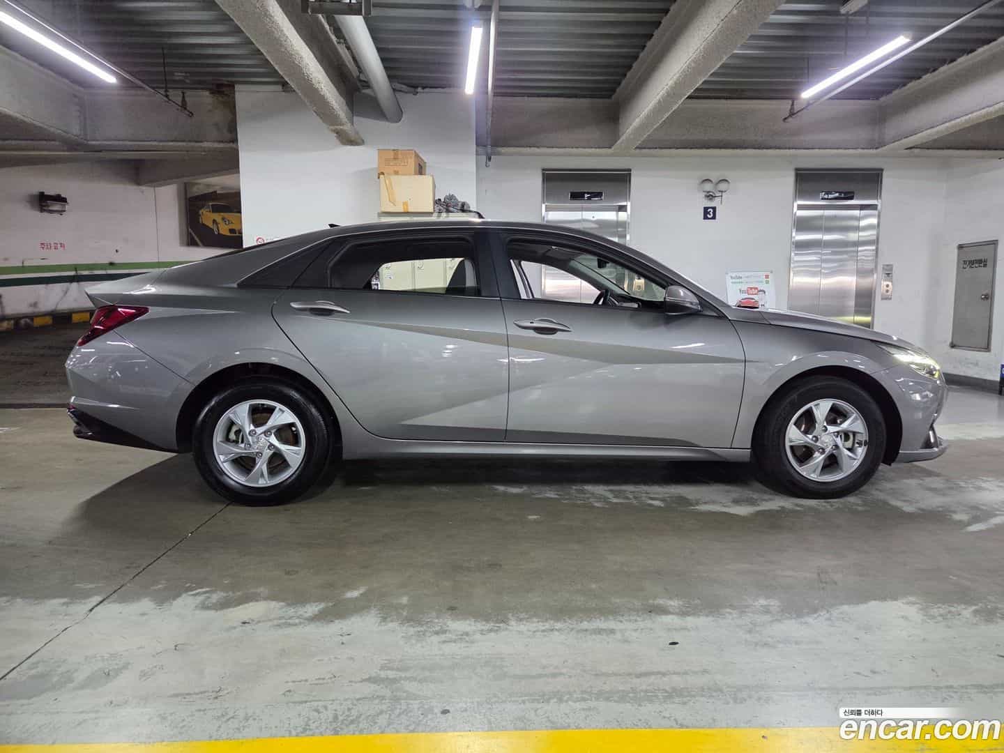 AVANTE Hyundai 2021.5-OPTION-023