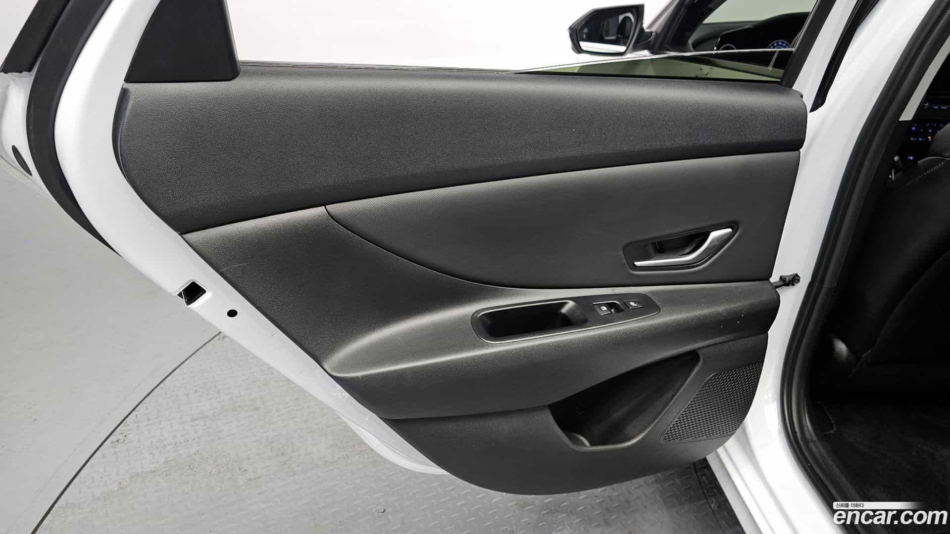AVANTE Hyundai 2024.6-INNER-035