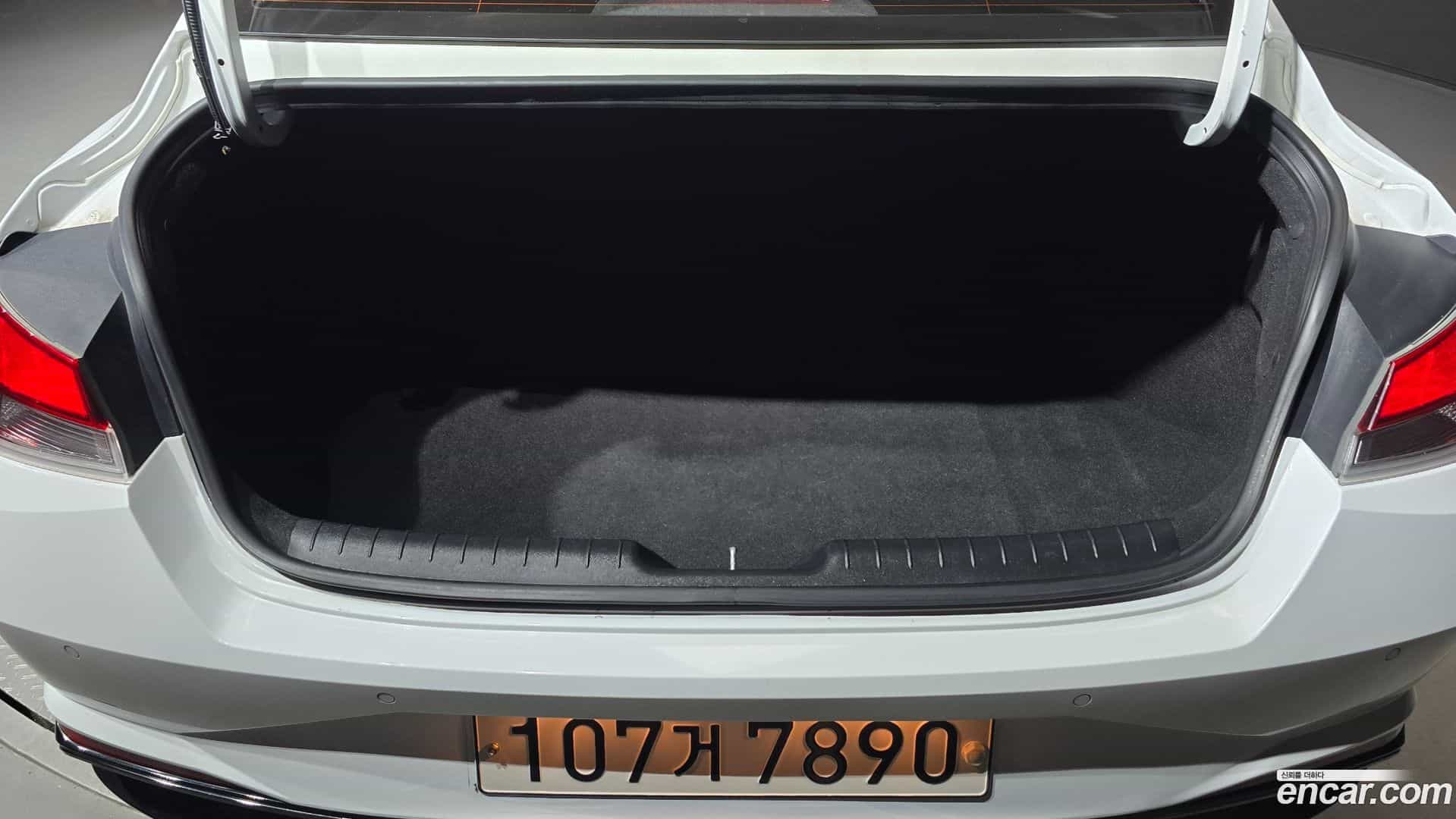 AVANTE Hyundai 2021.6-OPTION-024