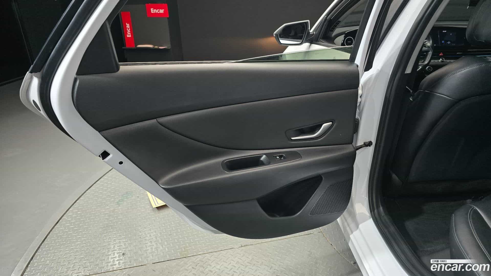 AVANTE Hyundai 2021.6-INNER-035